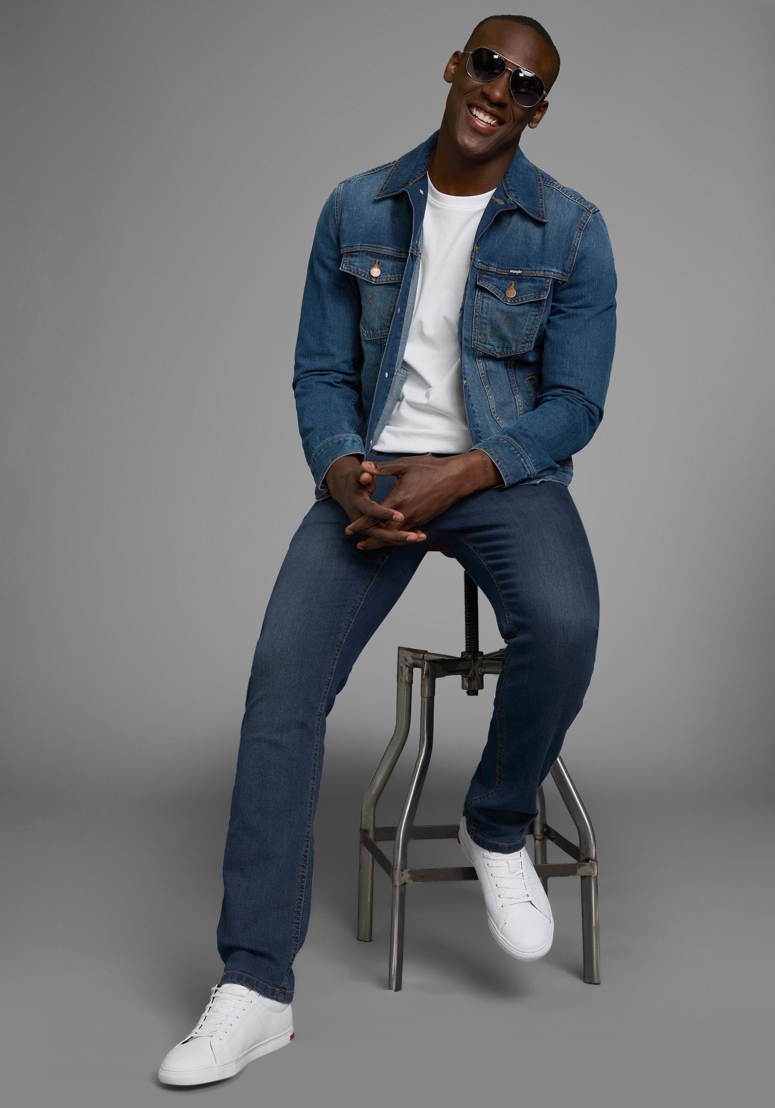 Arizona Straight jeans rechte pasvorm, subtiele used-wassing, lage taille