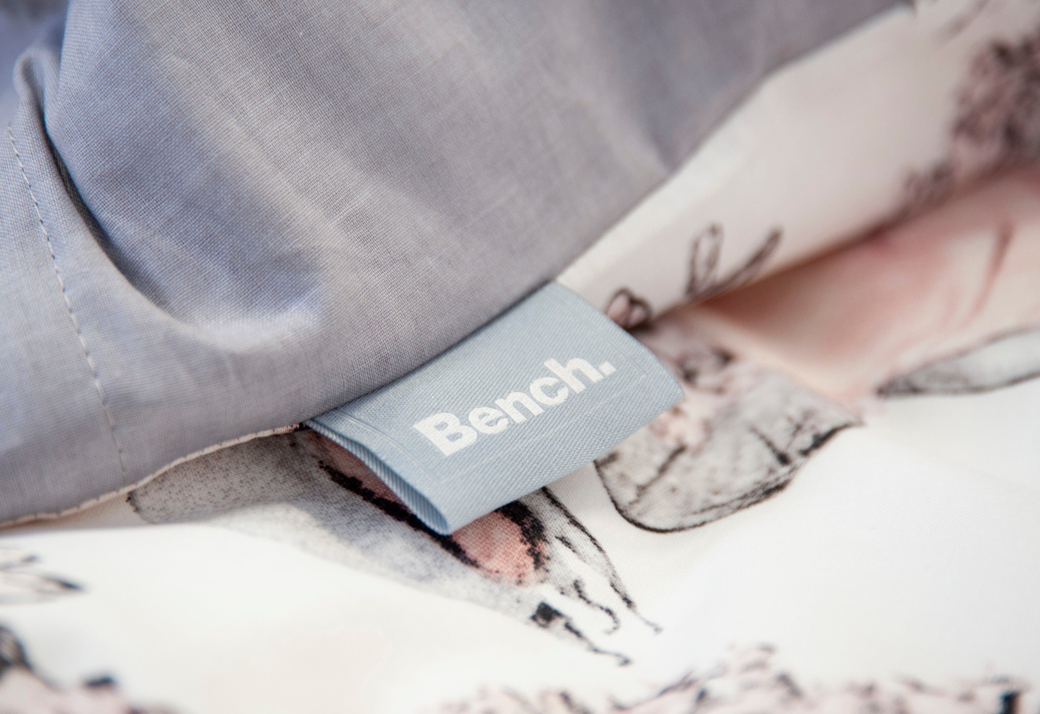 Bench. Tweezijdig te gebruiken overtrekset Bench met belettering