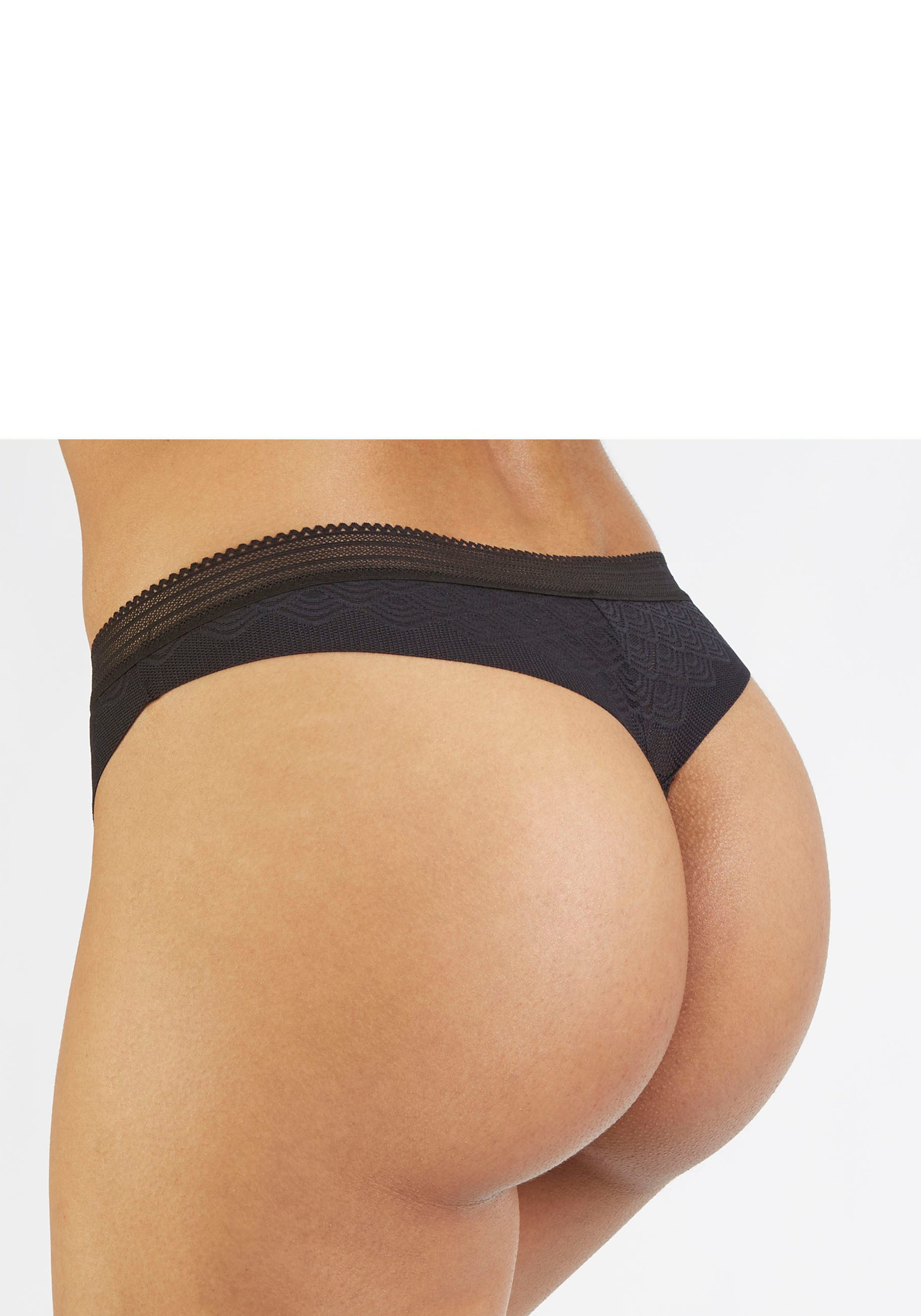 Lascana String van kant in moderne look met extra platte randen