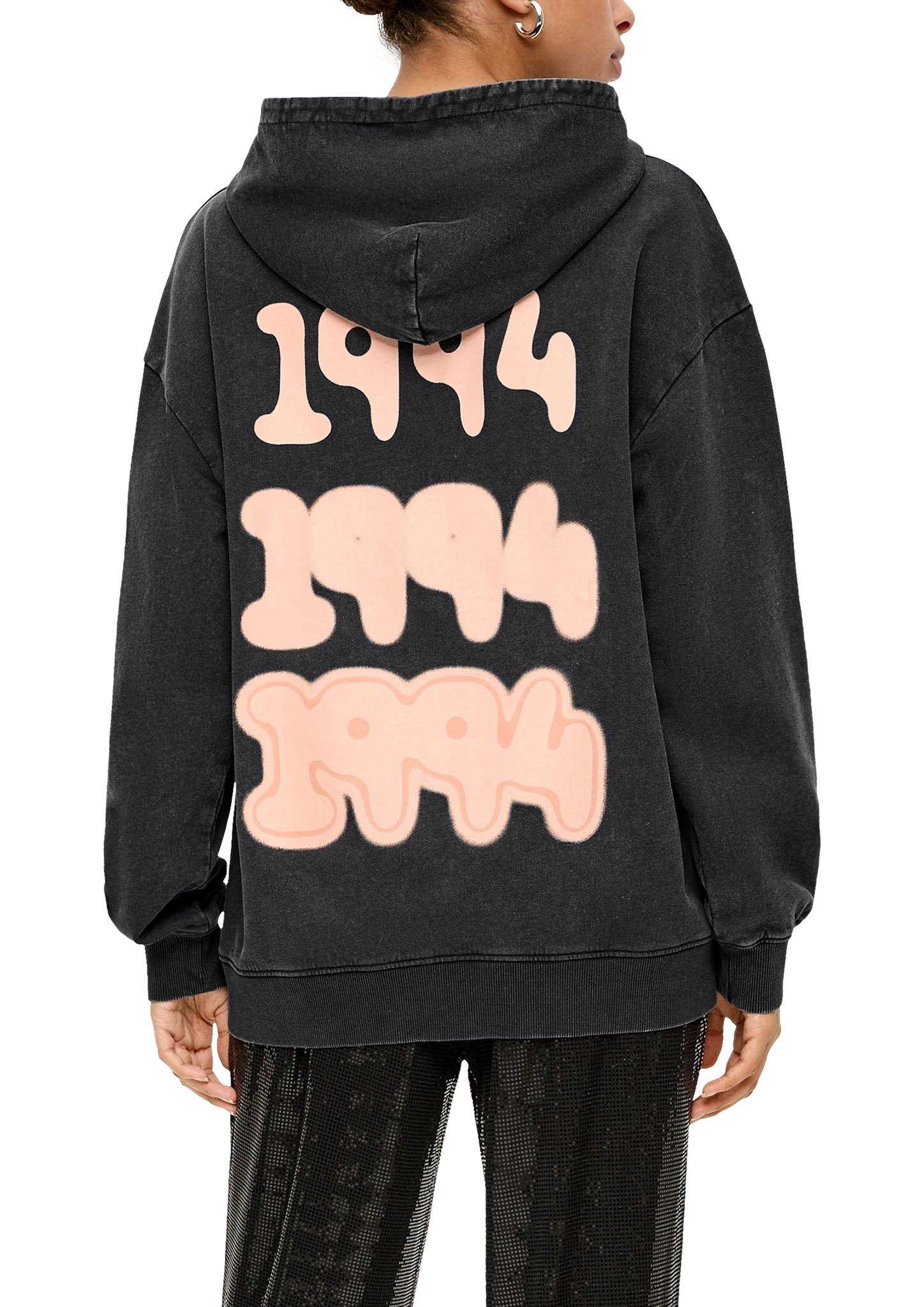 Q/S designed by Sweatshirt met grote tekst op de rug