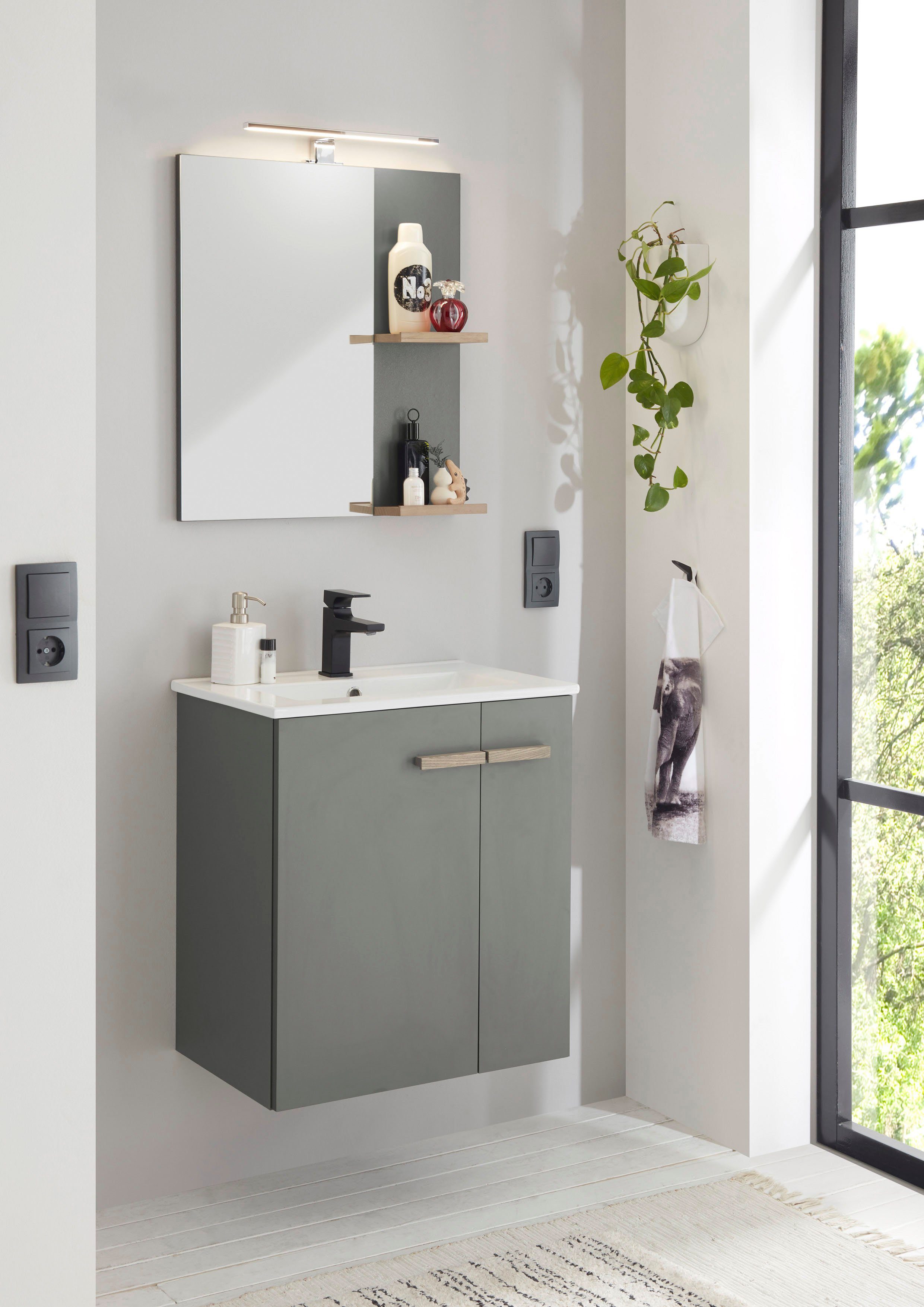 Places of Style Badkamerserie Solid Breedte 60 cm, wastafelonderkast met inbouw-wasbak, spiegel, opbouwarmatuur (2-delig)