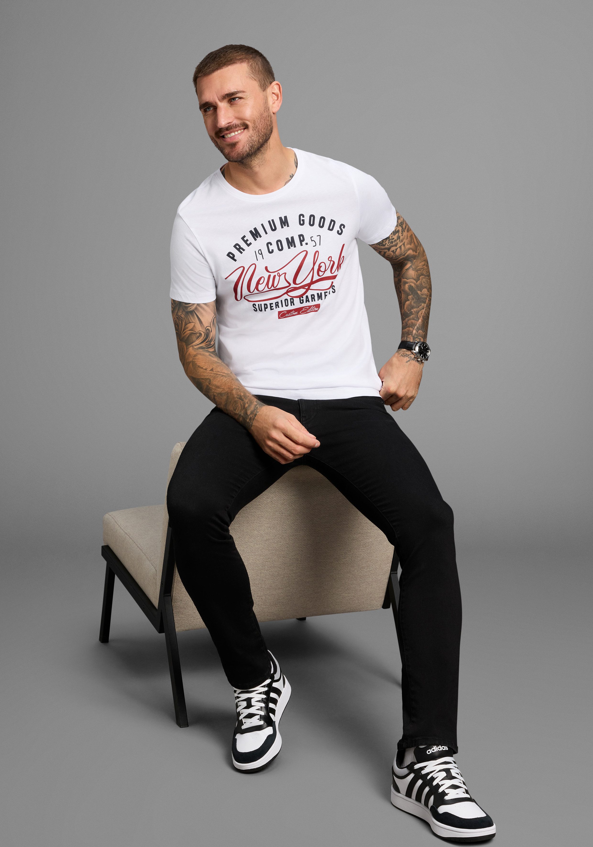 AJC T-shirt korte mouwen, smalle snit, met stijlvolle druk