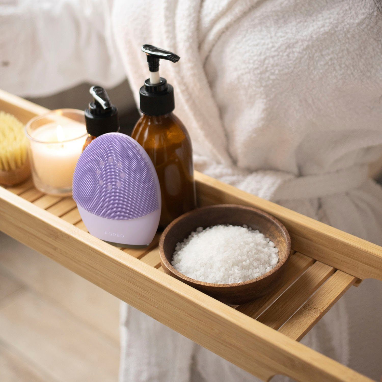 FOREO Elektrische gezichtsreinigingsborstel LUNA™ 4 plus sensitive skin