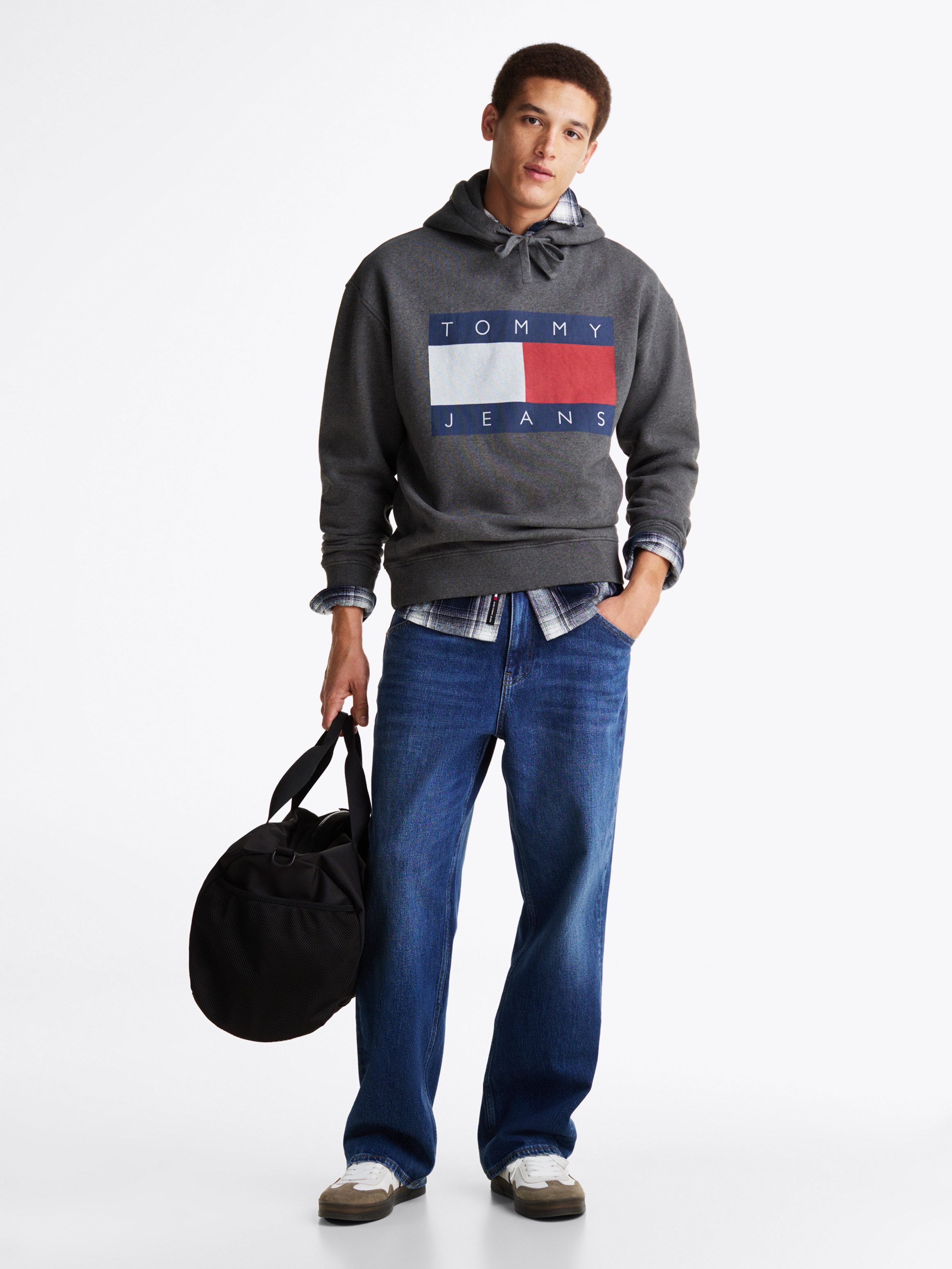 TOMMY JEANS Sweatshirt TJM RLX MELANGE FLAG HOODIE met bedrukte merklogo op borsthoogte