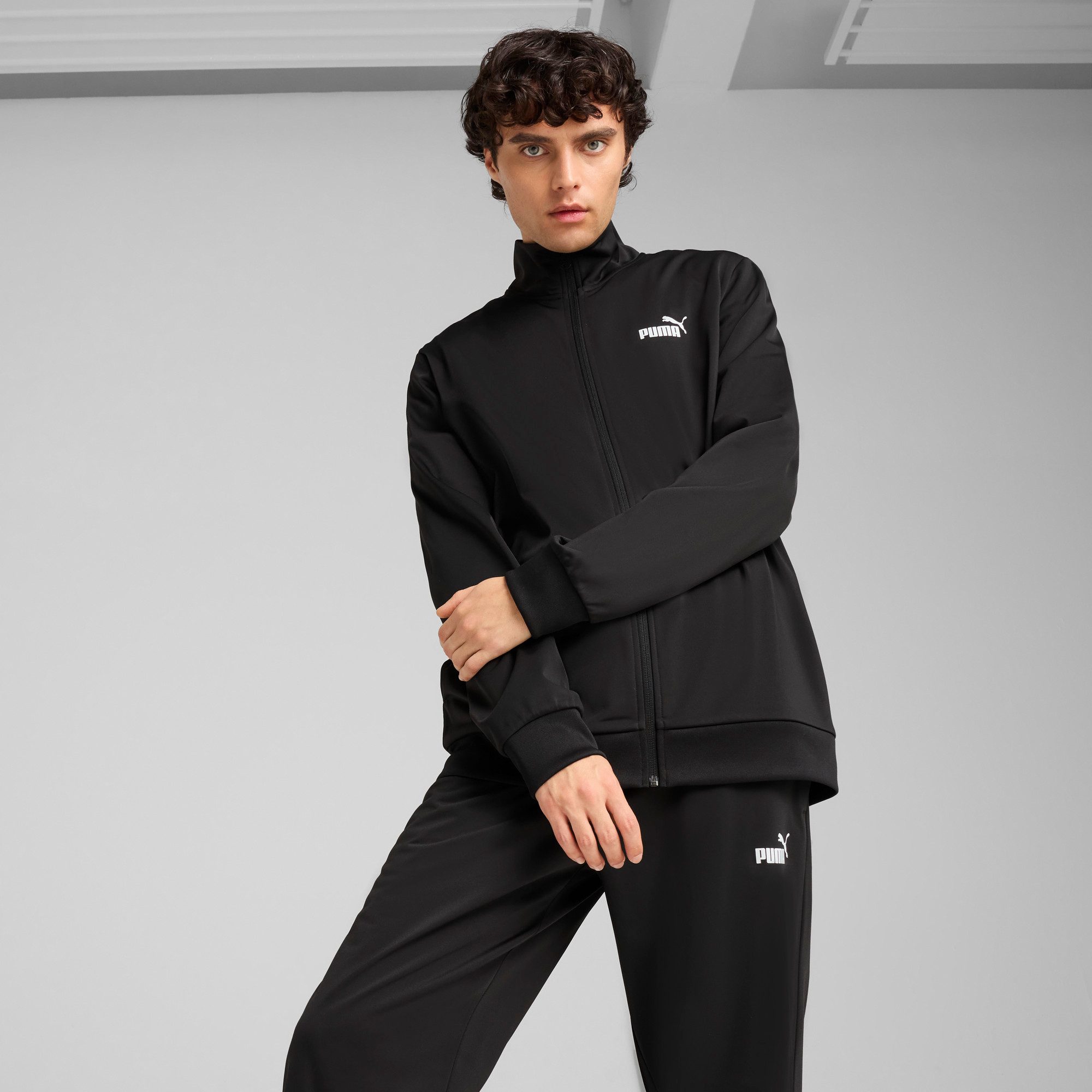 PUMA Trainingspak ESS POLY SUIT CL Sportoutfit in casual stijl (2-delig)