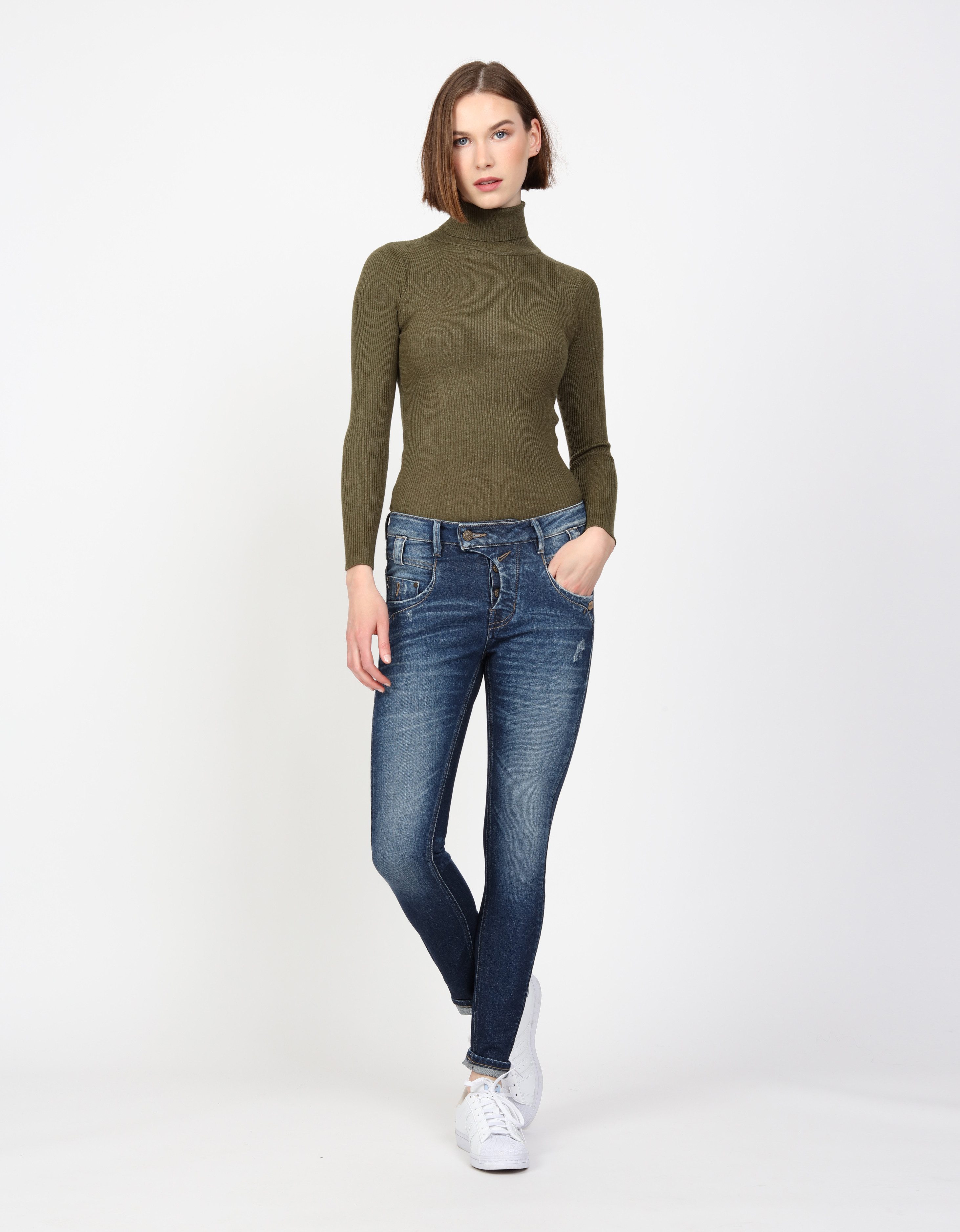 GANG Slim fit jeans 94Marge met bijzondere 4-knoopssluiting