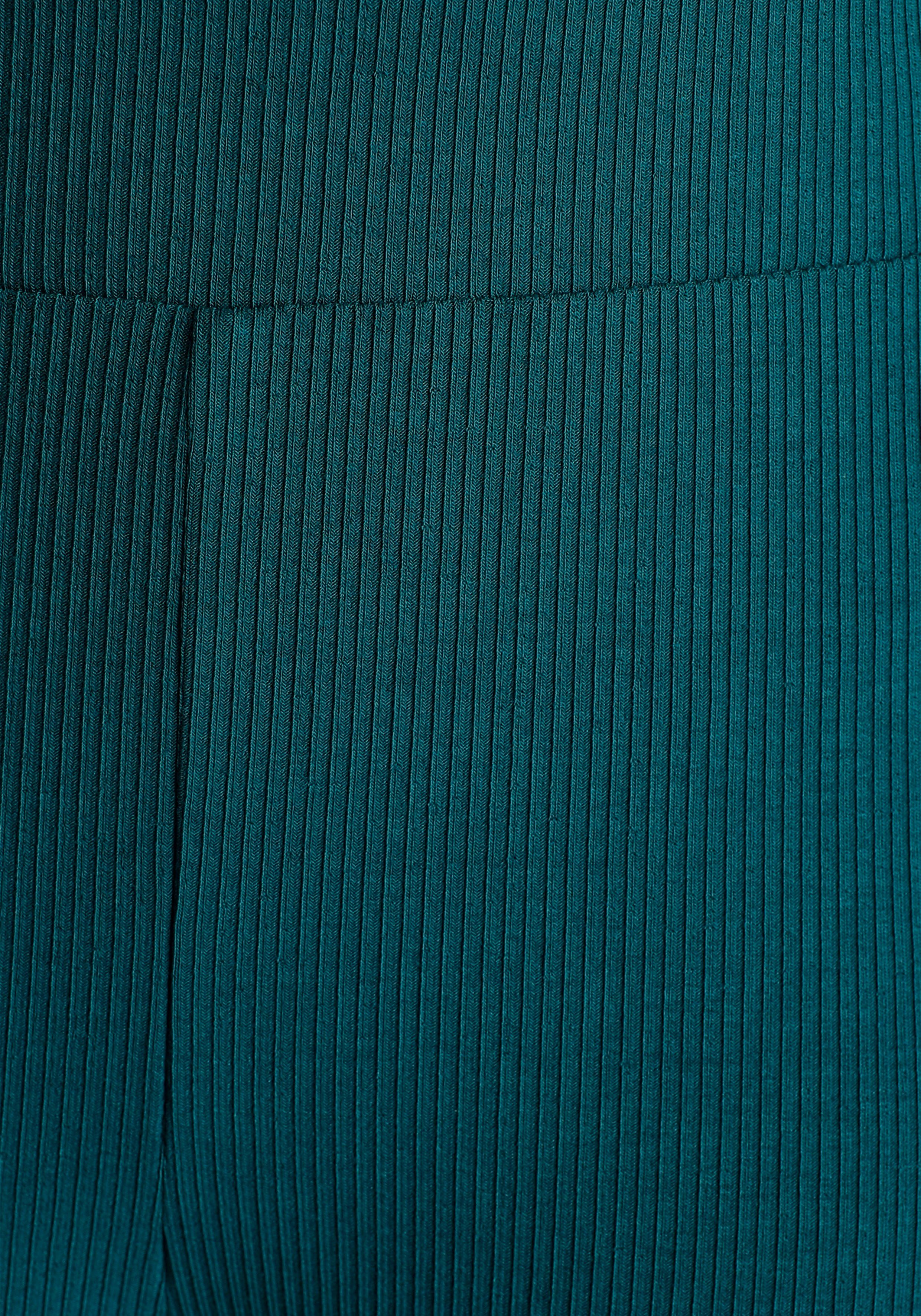 Lascana Shortama bestaat uit top en shorts van ribmateriaal, homewear-set