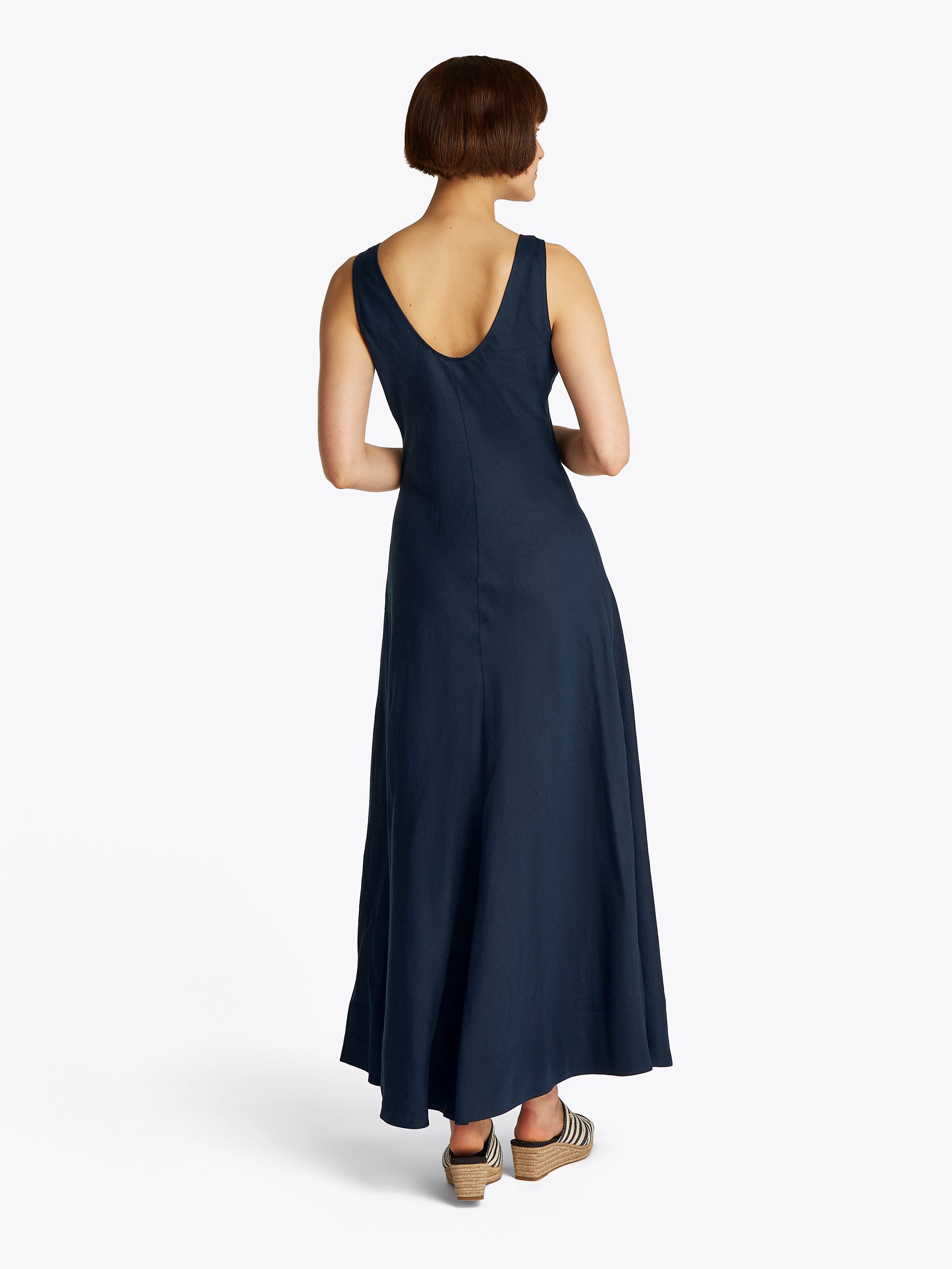 Tommy Hilfiger Maxi-jurk TEXTURED LINEN TANK MAXI DRESS met metalen label, koel premium linnen
