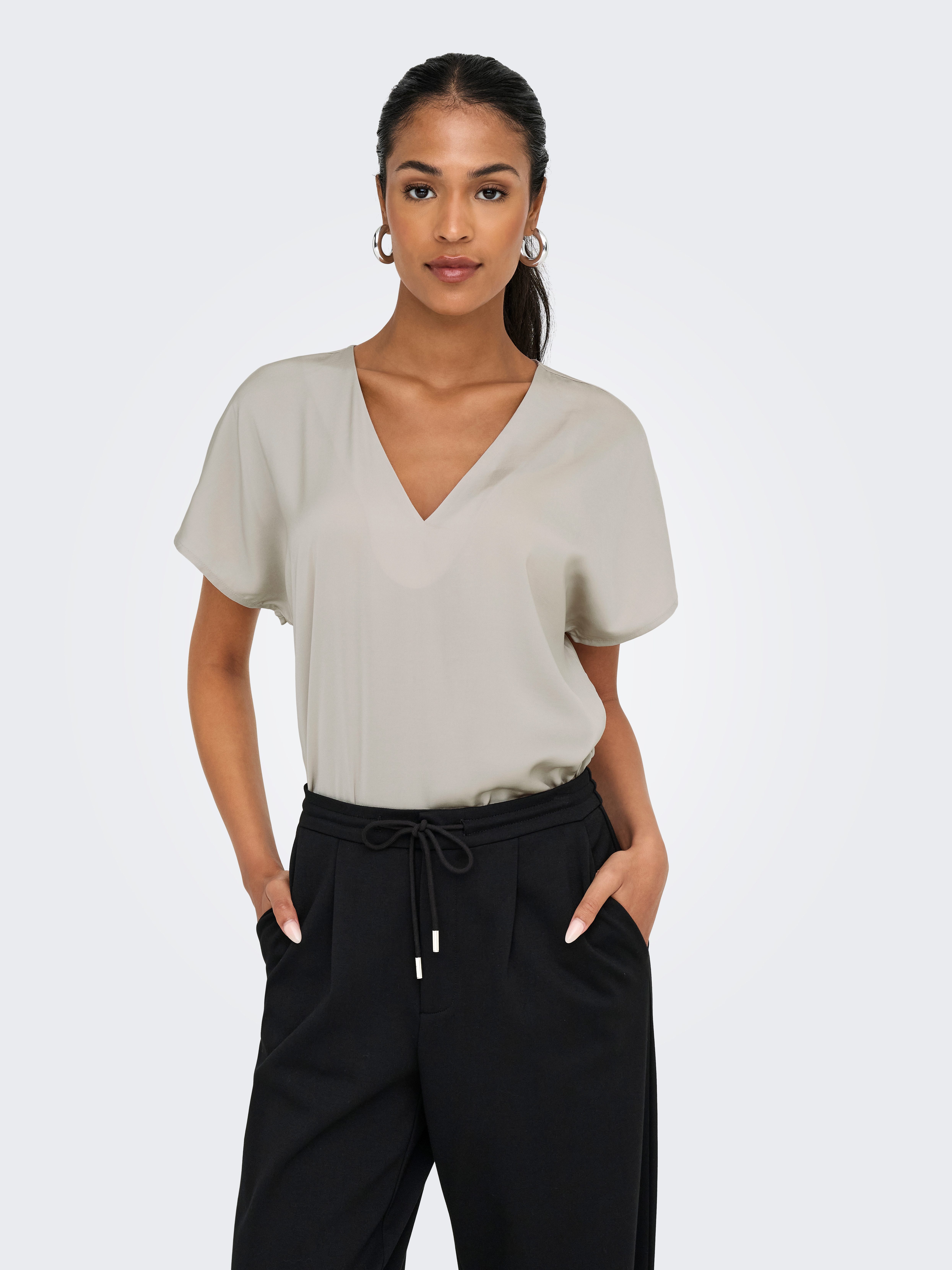 Only Shirt met V-hals ONLLUCY LIFE SS V-NECK TOP WVN