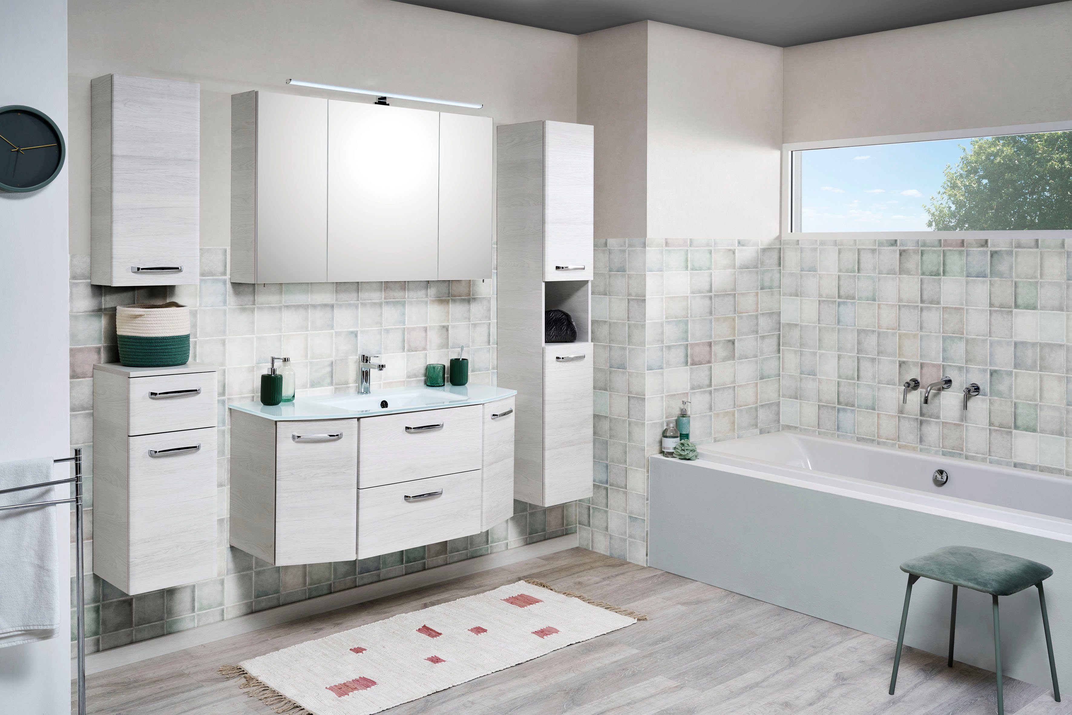Saphir Hangend kastje Quickset wand-badkast 30 cm breed met 1 deur en 2 glazen legplanken Badkamer-hangend kastje inclusief deurdemper, grepen in glanzend chroom