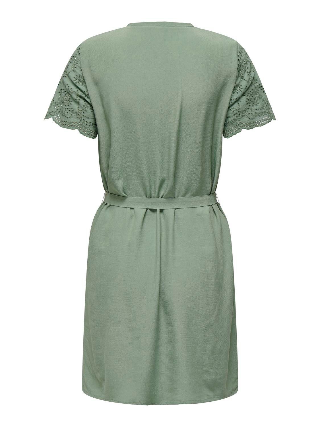 Only Mini-jurk ONLJODIE ROU SS V-NECK DRESS WVN