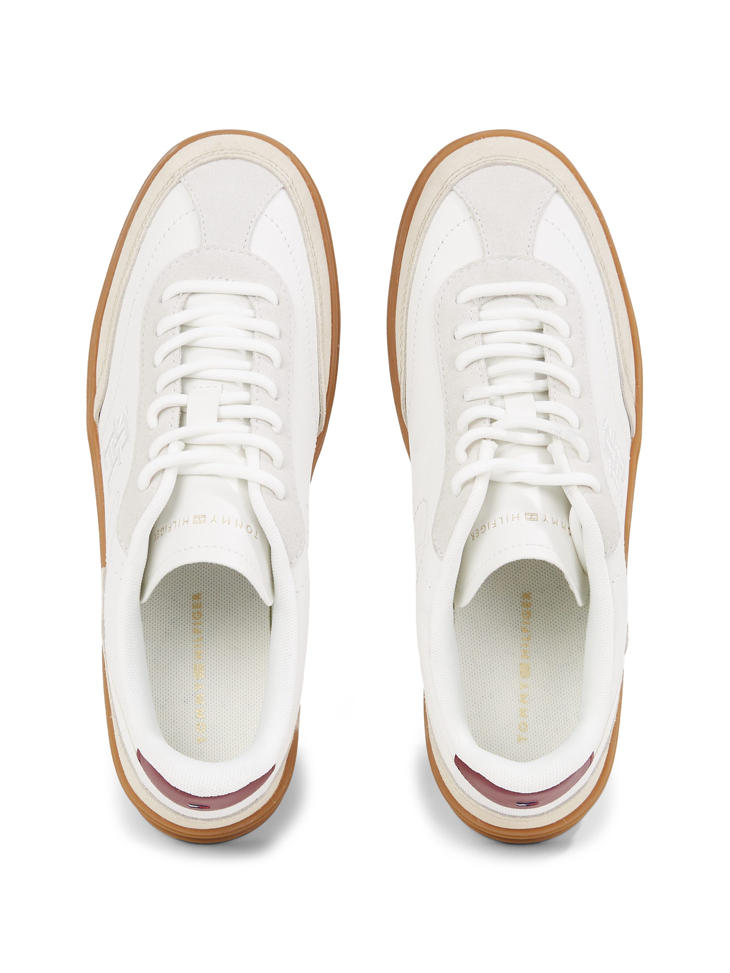 Tommy Hilfiger Plateausneakers TH HERITAGE COURT SNEAKER LTHR , plateau, veterschoen, vrijetijdsschoen, lage schoen met th-logo borduursel