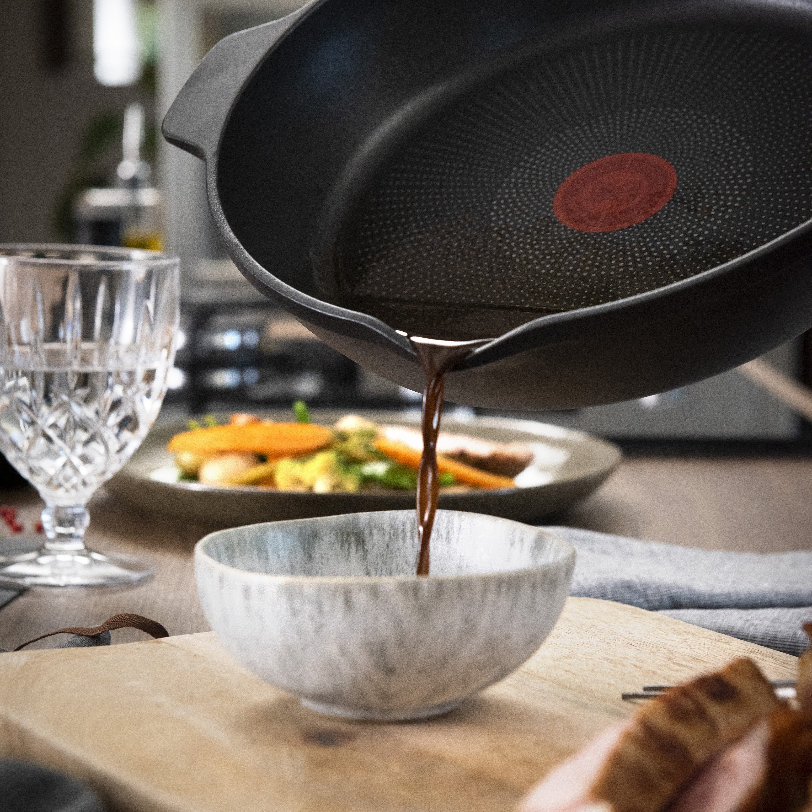 Tefal Koekenpan Robusto inductiepan Thermo-signaal bij ideale baktemperatuur, geschikt voor alle kookplaten (1-delig)