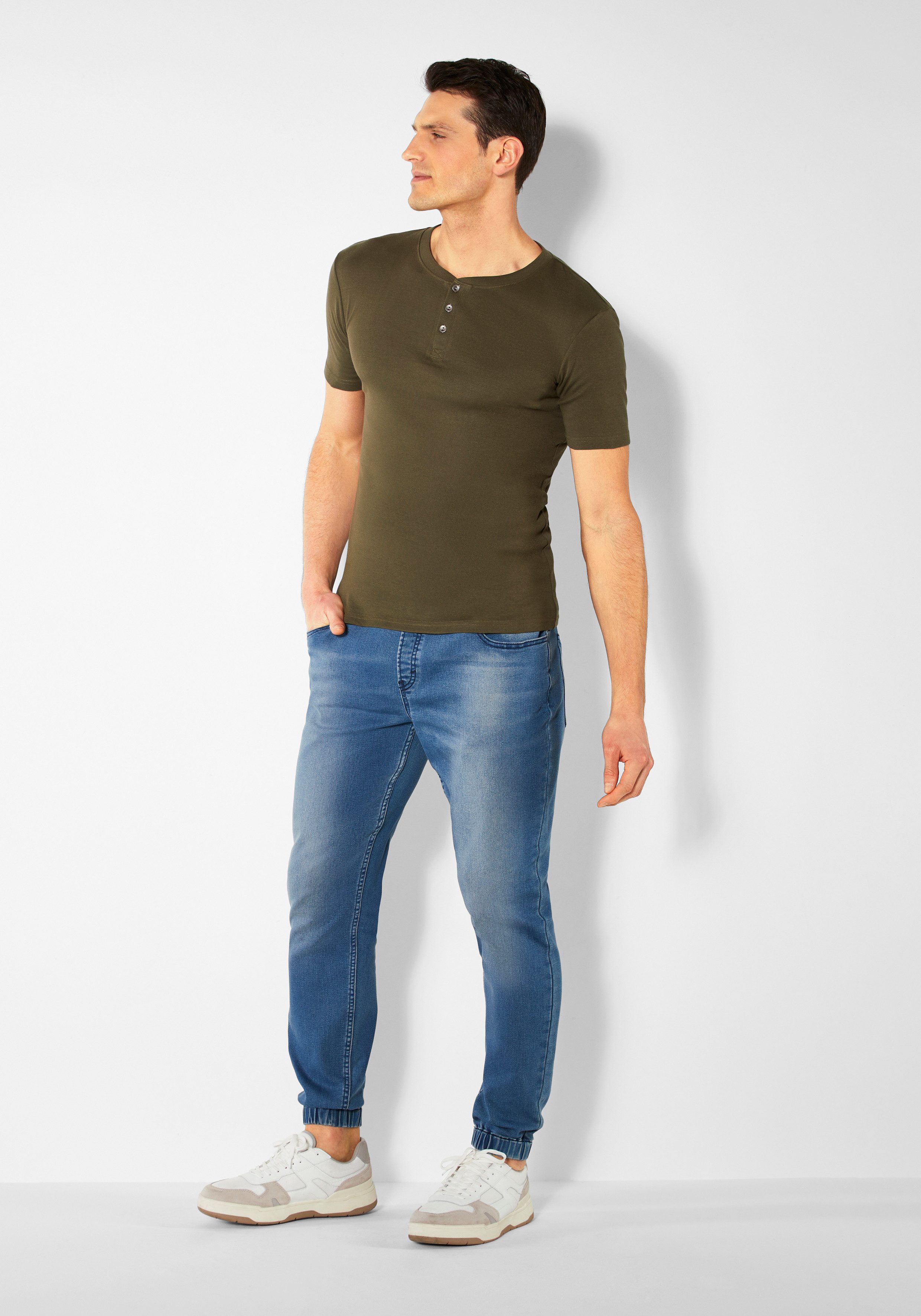H.I.S T-shirt met een verfijnde knoopsluiting, perfect als onderhemd (set)