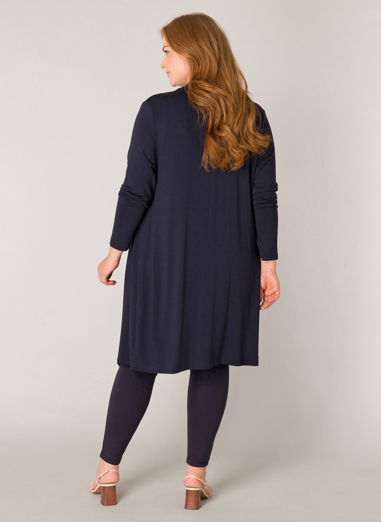 Base Level Curvy Lang vest Ayla Long Ruimvallende, zachte tricotkwaliteit
