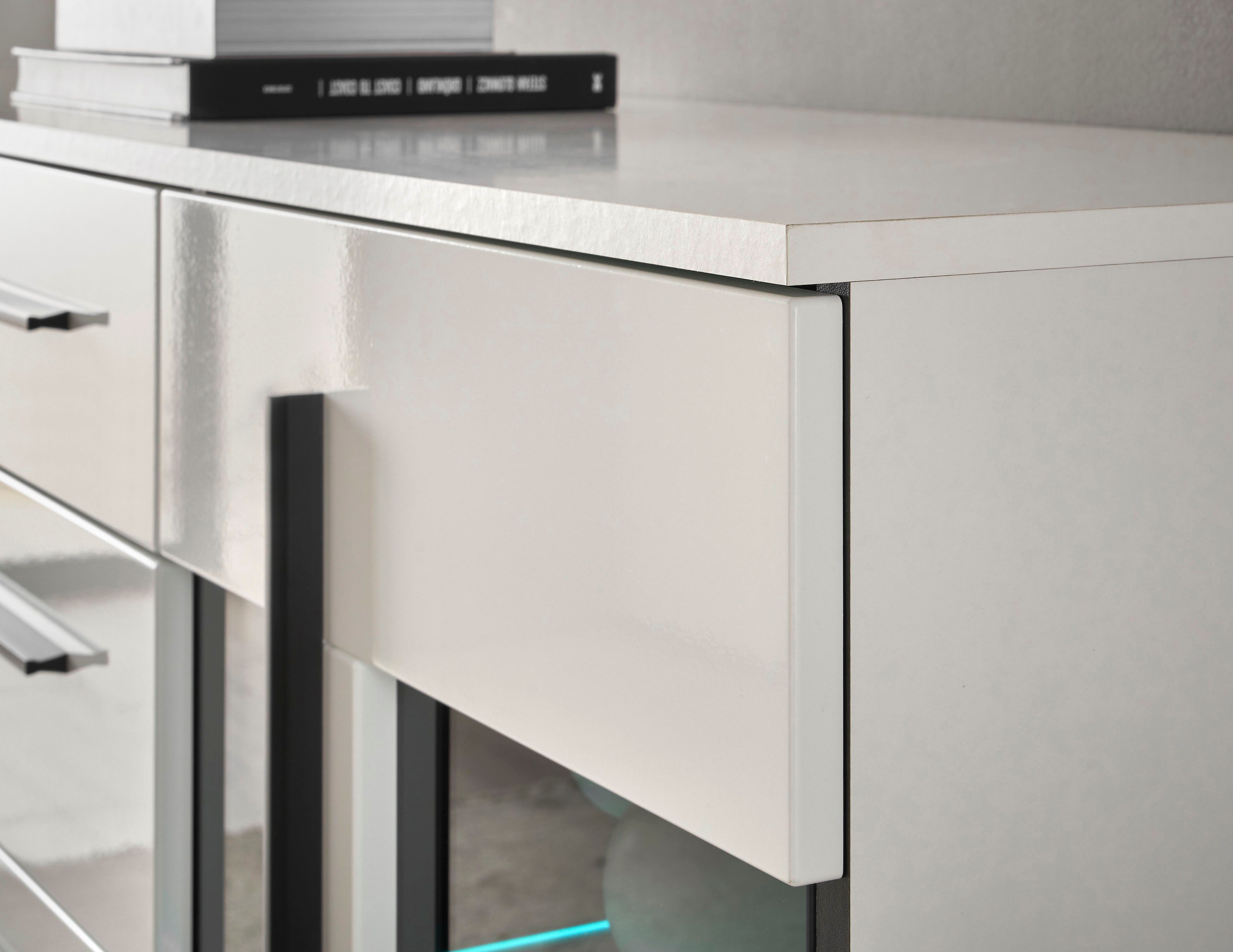 INOSIGN Dressoir Cantara, moderne kast, commode in Eiken Evoke of wit zwarte stanggreep, voldoende opbergruimte, veelzijdig inzetbaar