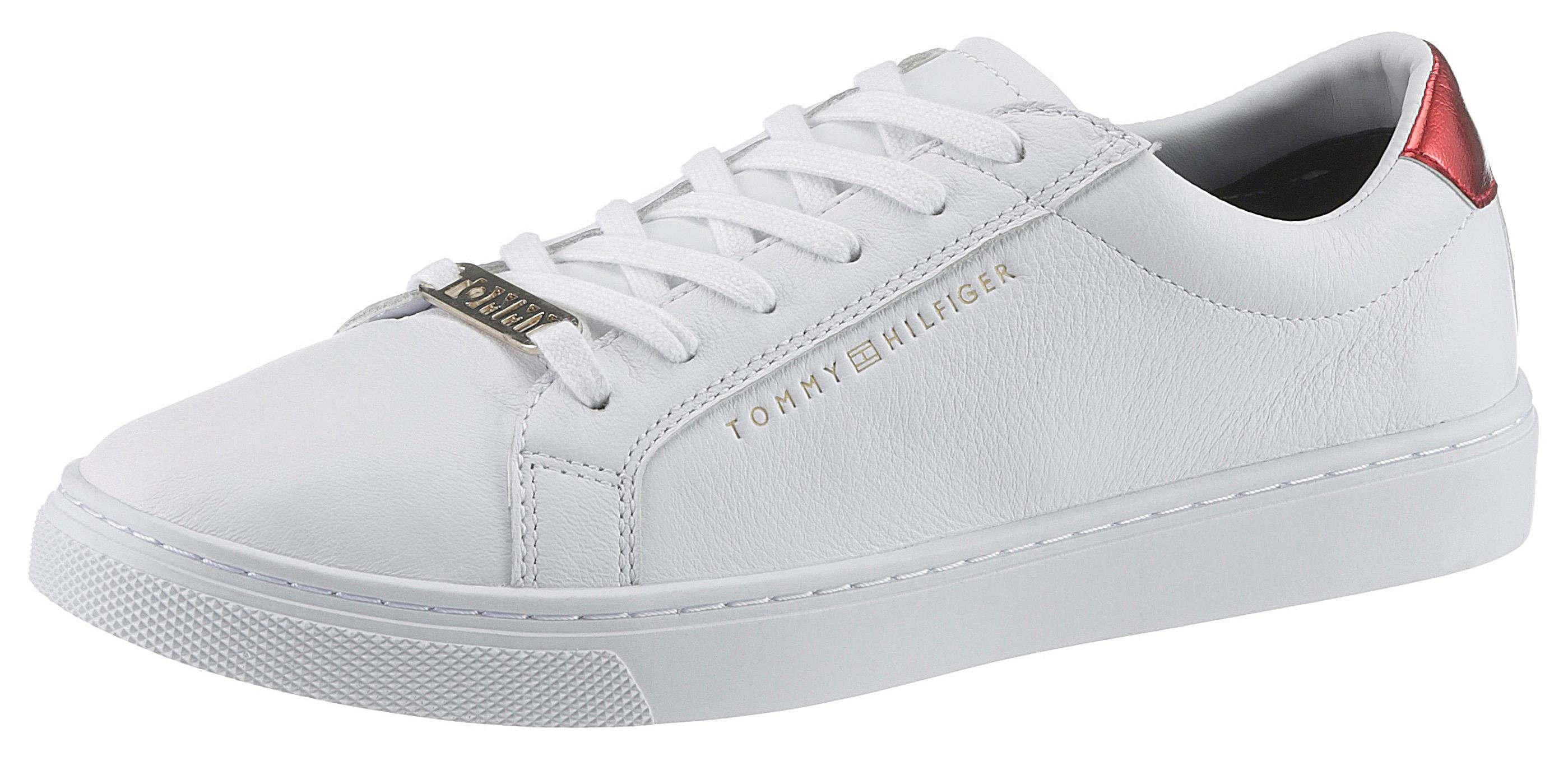 Tommy Hilfiger Sneakers ESSENTIAL SNEAKER Tommy Hilfiger Schrift op de buitenkant, vrijetijdsschoen, lage schoen, Veterschoen