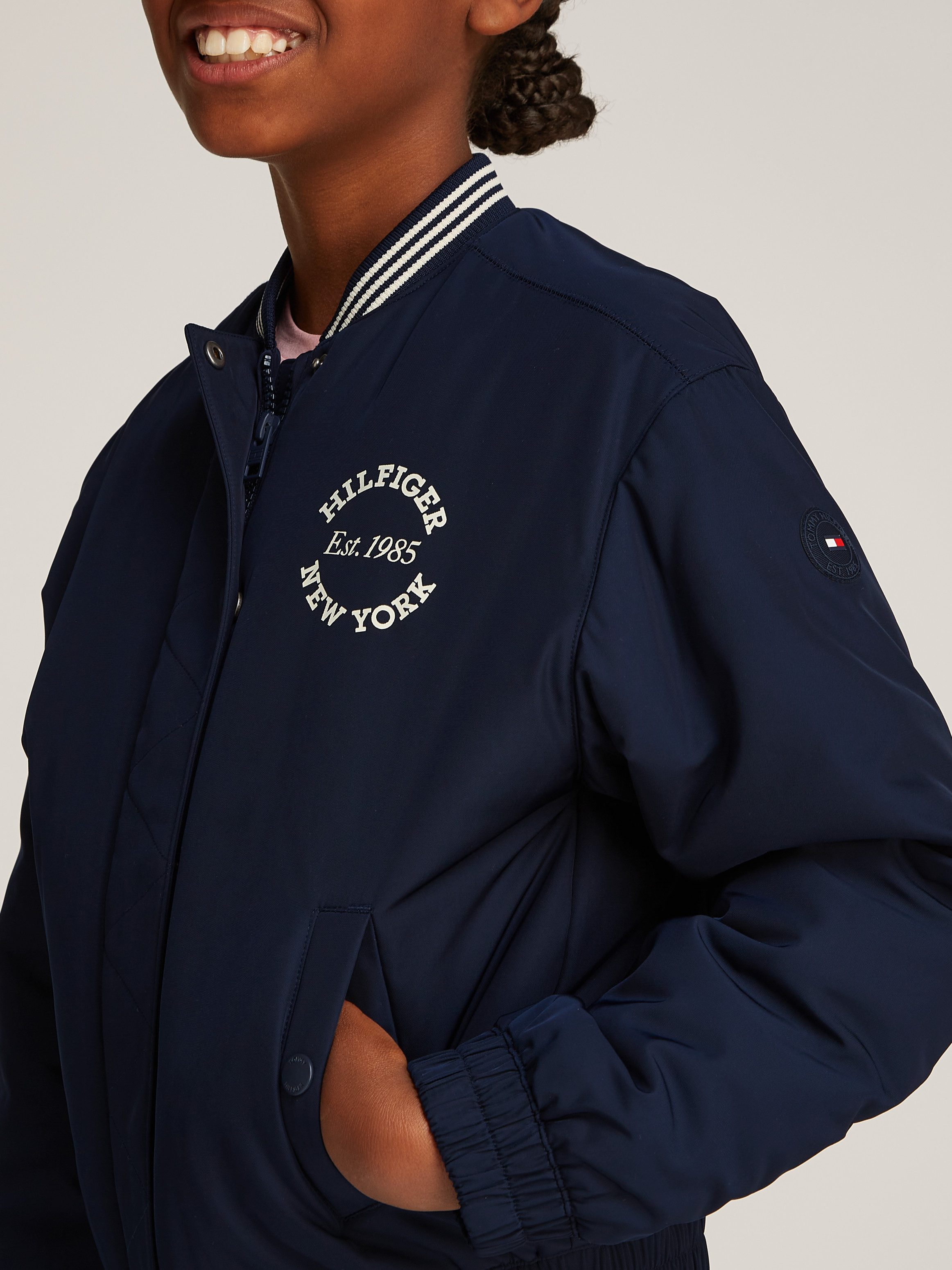 Tommy Hilfiger Bomberjack VARSITY SATEEN BOMBER met logoprint op borsthoogte