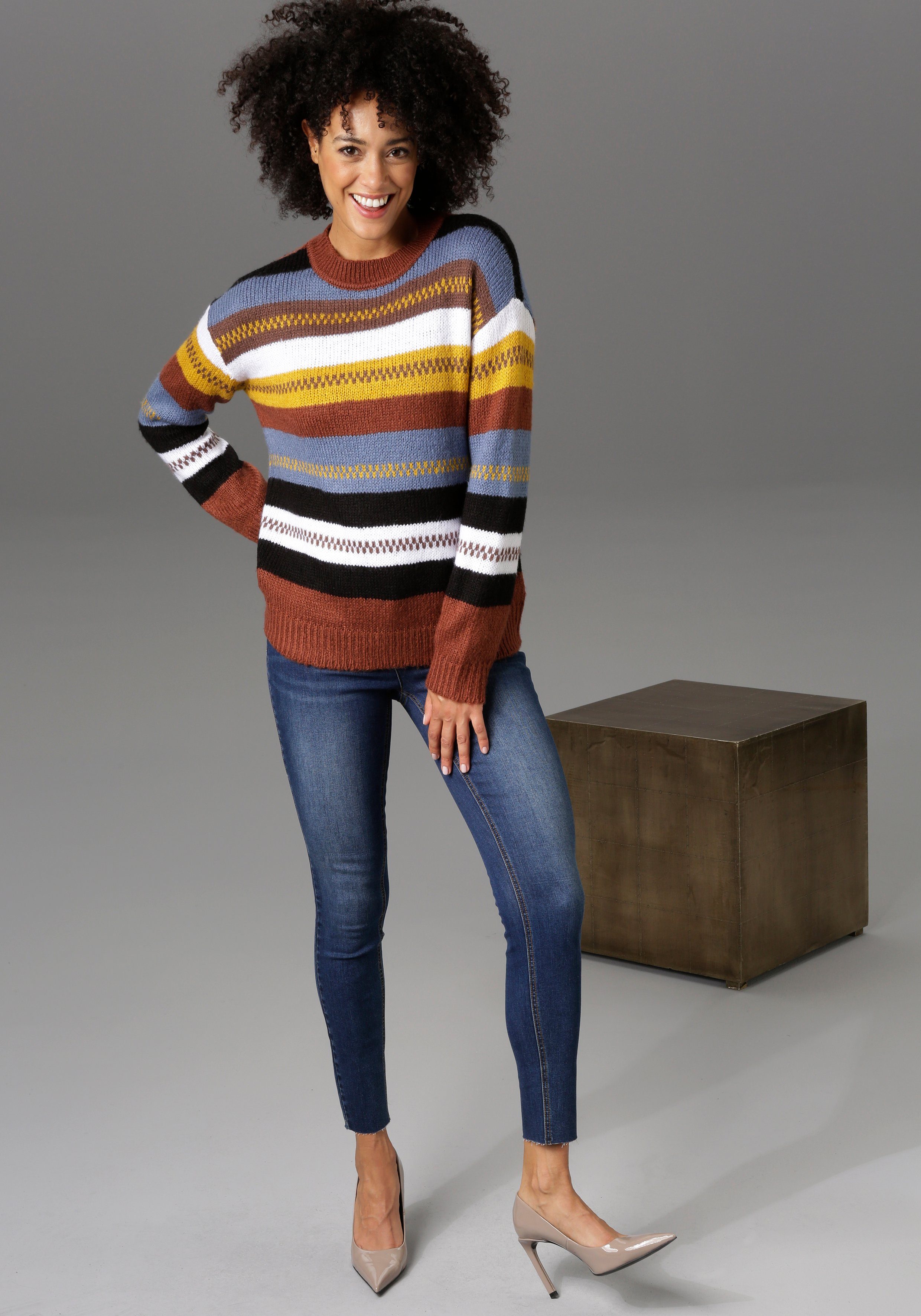 Aniston CASUAL Skinny fit jeans regular waist - met gerafelde voetzoom