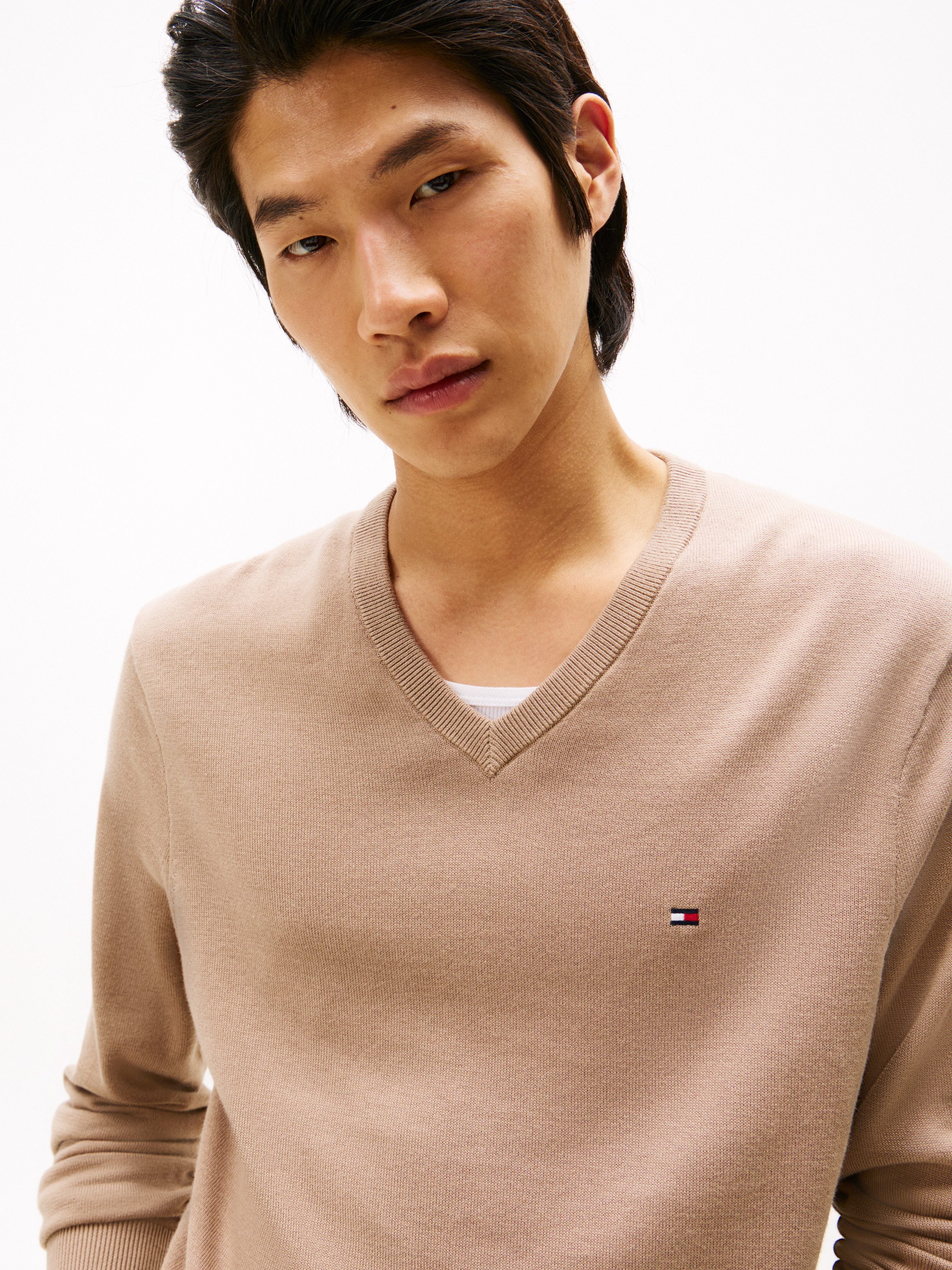 Tommy Hilfiger Gebreide trui ESSENTIAL COTTON V NECK met V-hals en borduursel