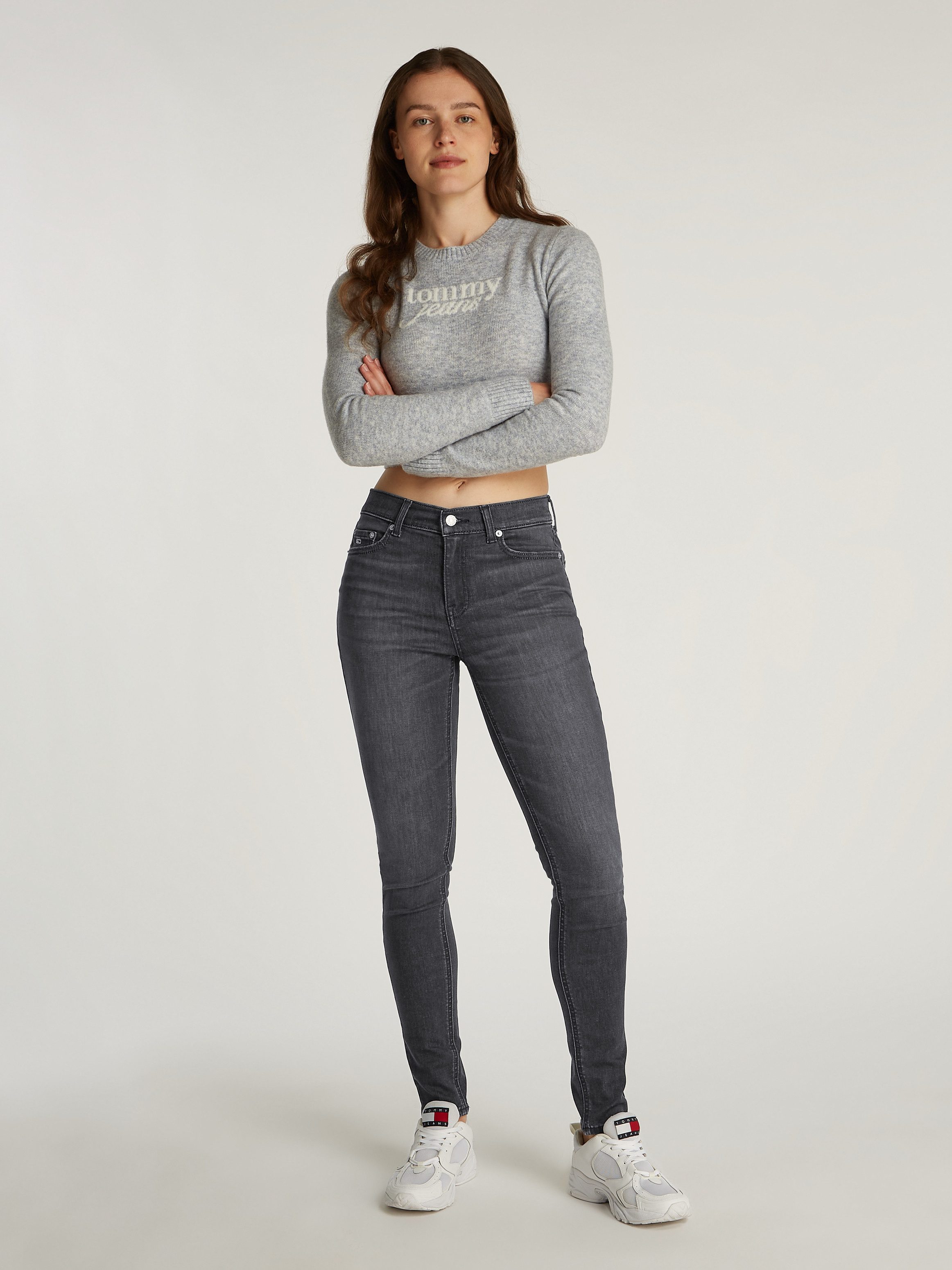 TOMMY JEANS Skinny fit jeans Nora Mid Rise Skinny Fit met wasbeurt met logo-badge
