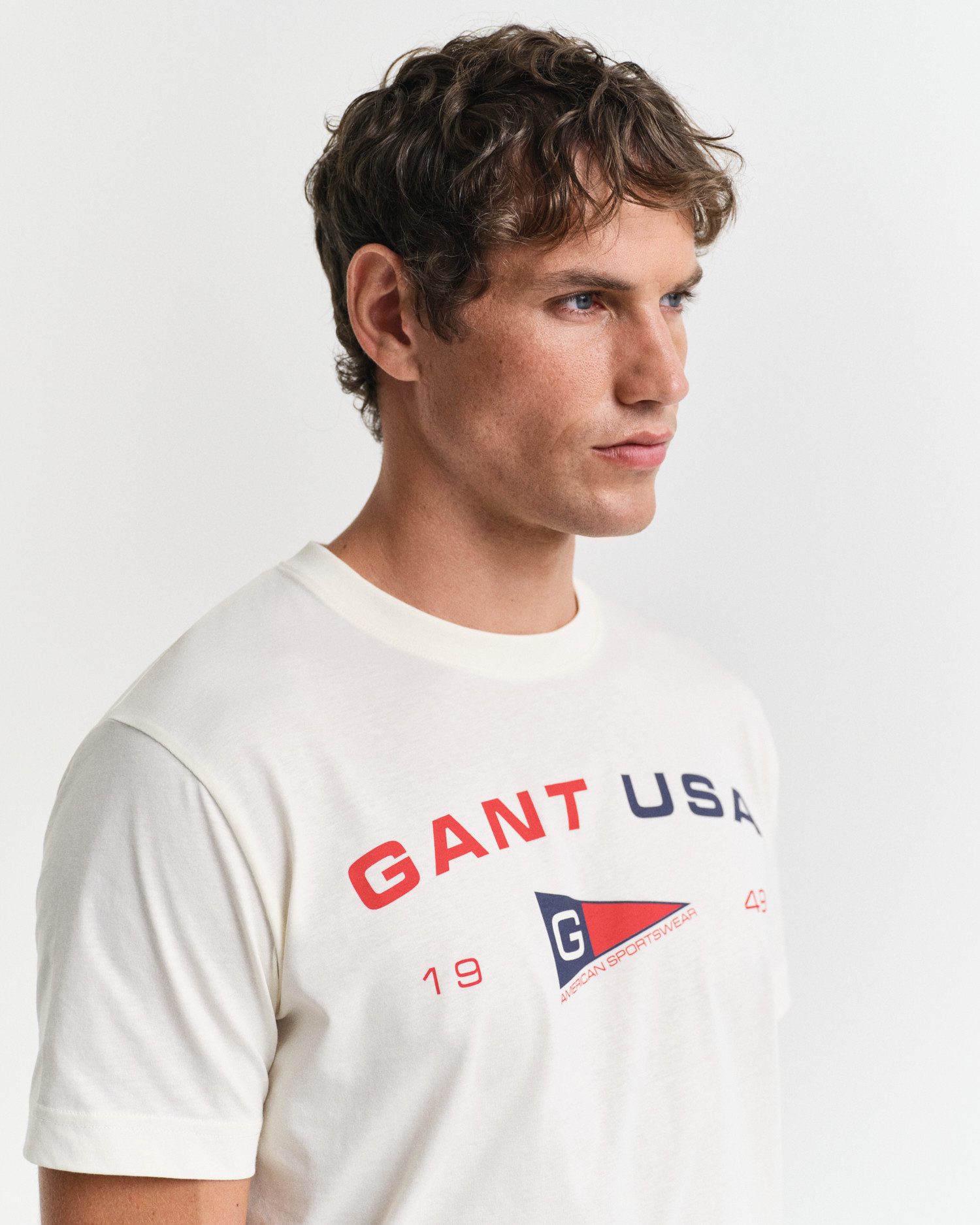 Gant Shirt met ronde hals GRAPHIC SS T-SHIRT met een unieke seizoensgebonden gant-grafiekprint op de borst
