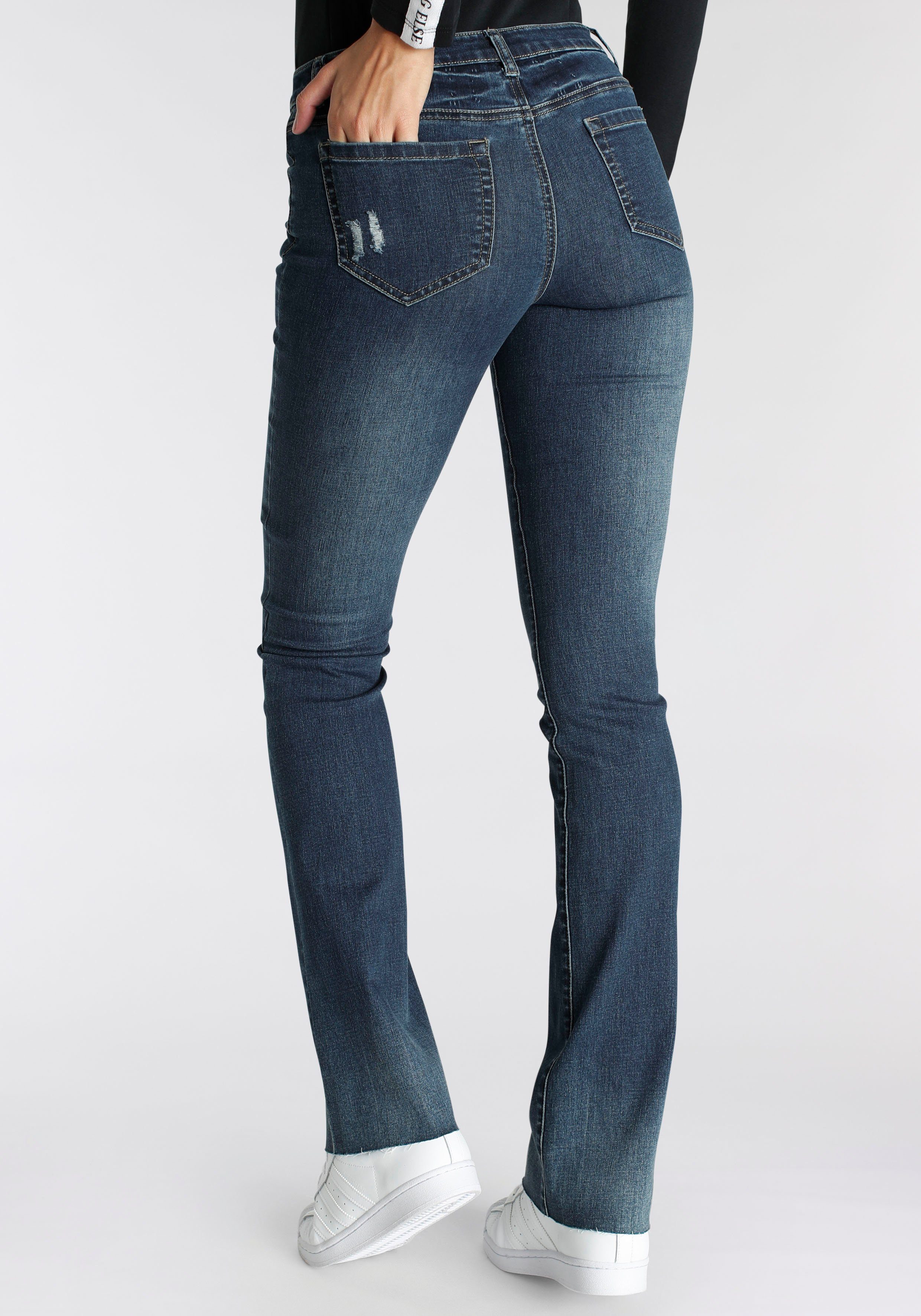 Arizona Bootcut jeans Ultra Stretch uitlopende pasvorm, modieuze used-look, normale taille