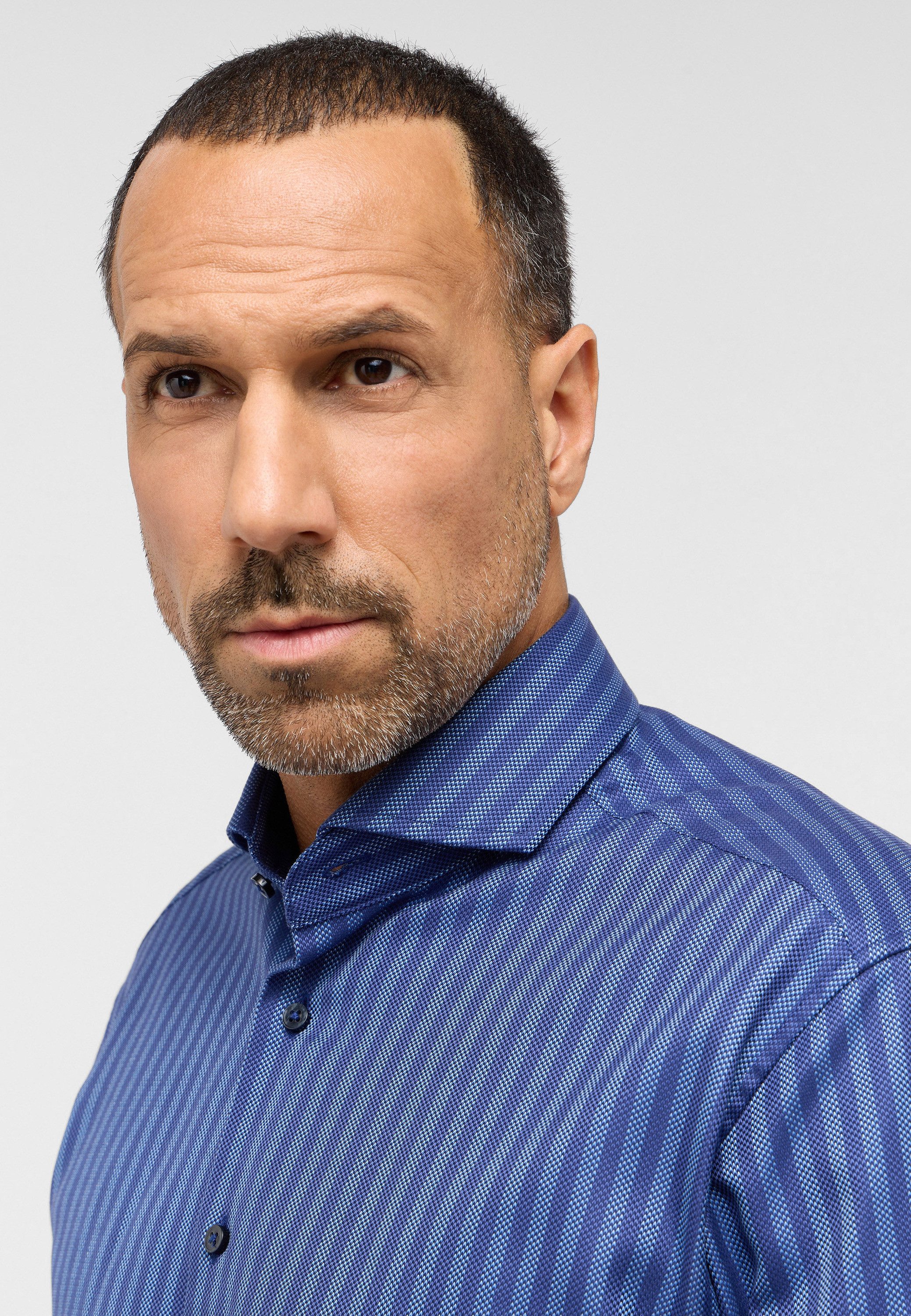 Eterna Overhemd met lange mouwen MODERN FIT NON IRON (strijkvrij)