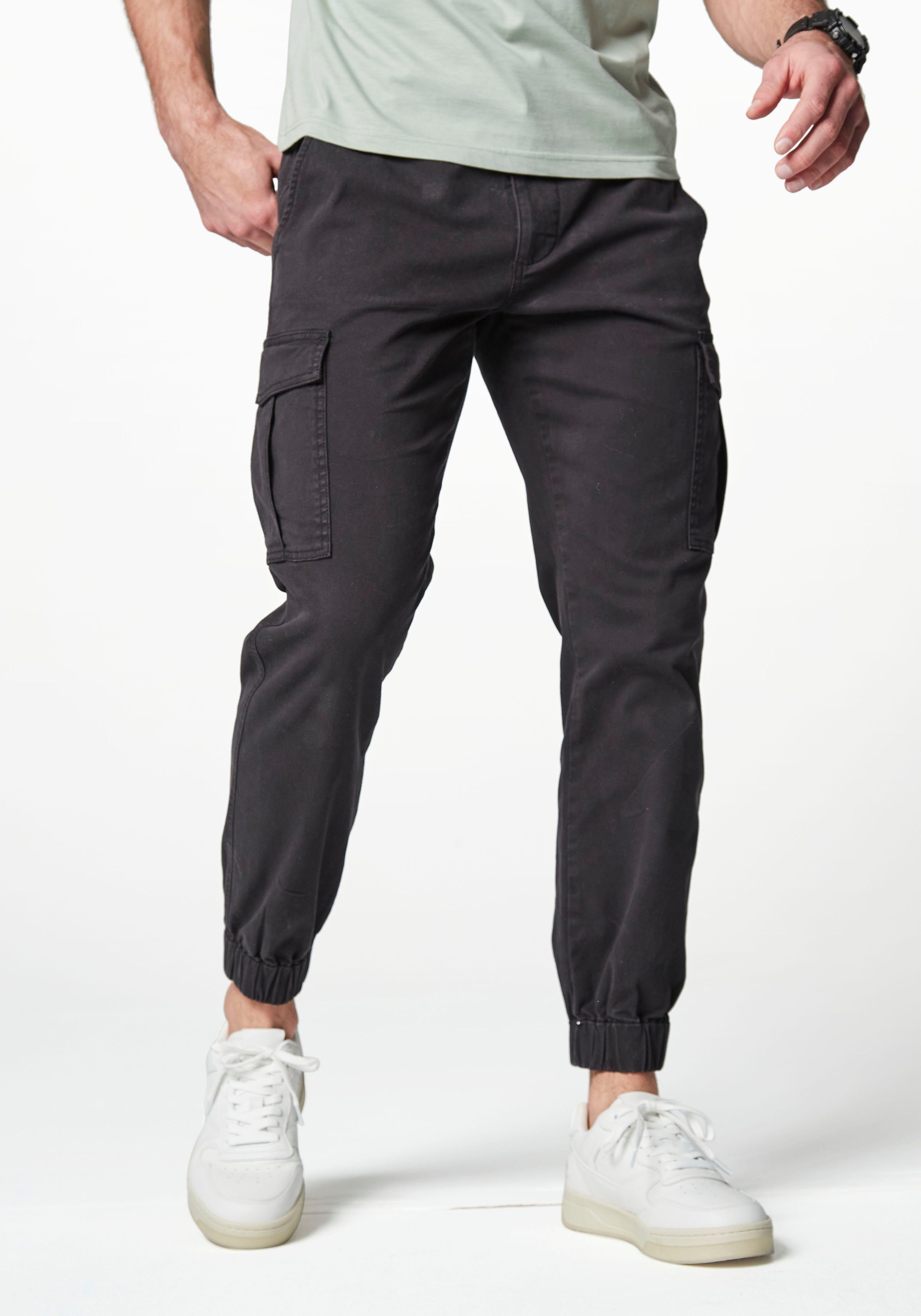 AUTHENTIC LE JOGGER Cargobroek met normale taillehoogte van elastische katoenkwaliteit heren cargobroeken maat 32 zwart