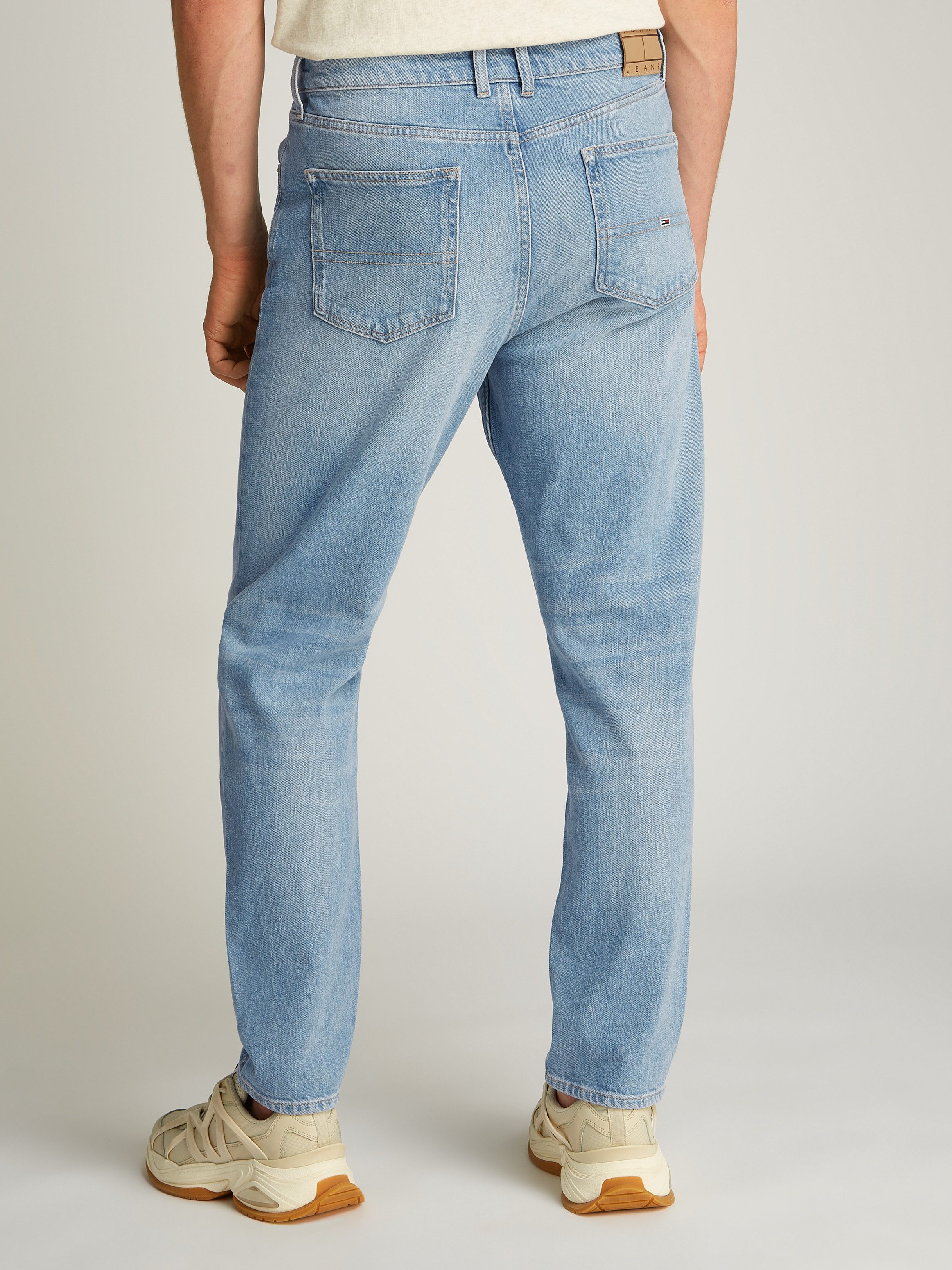 TOMMY JEANS Tapered jeans Isaac Relaxed Tapered