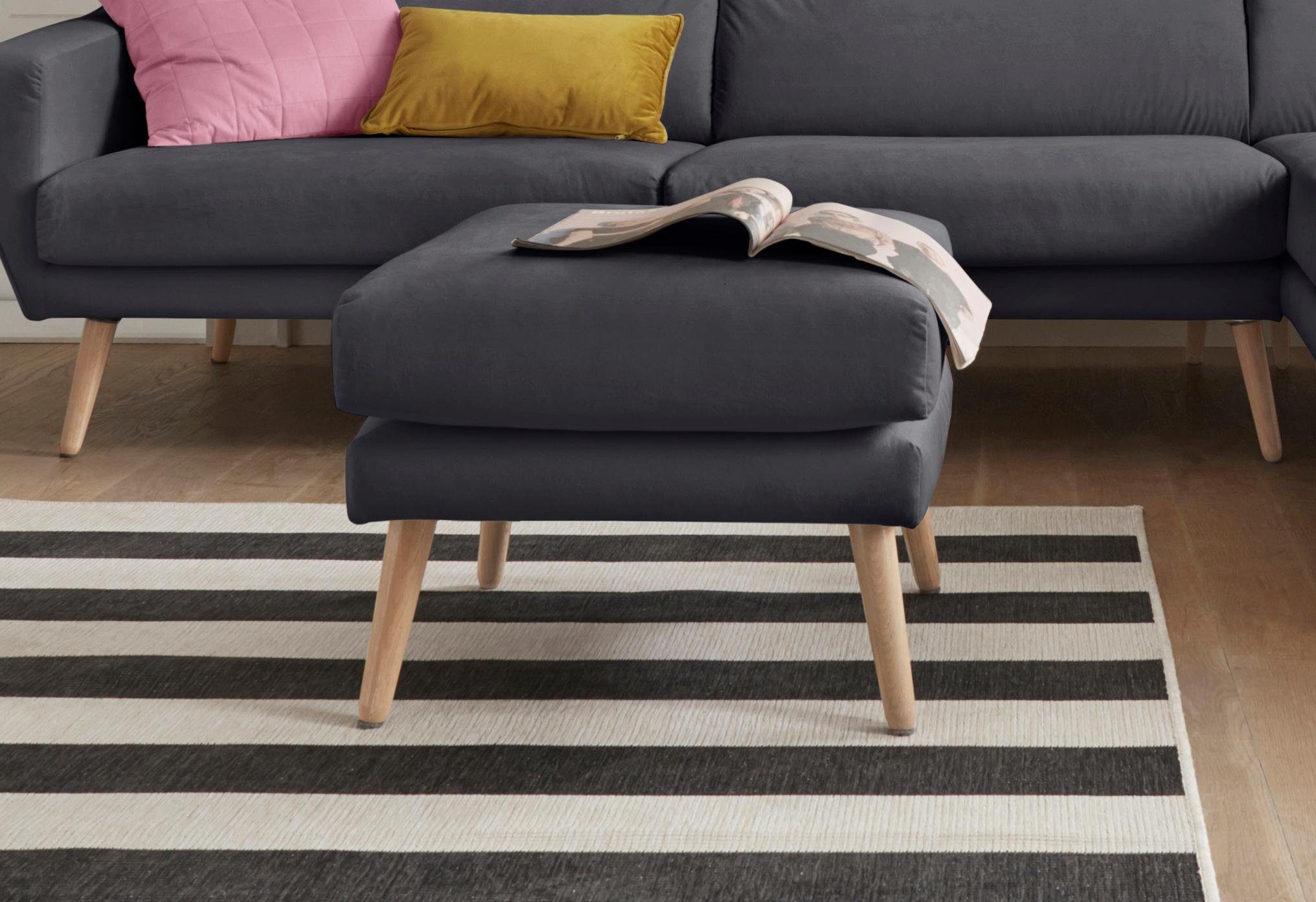 Andas Hocker Bille met eiken poten, design by morten georgsen