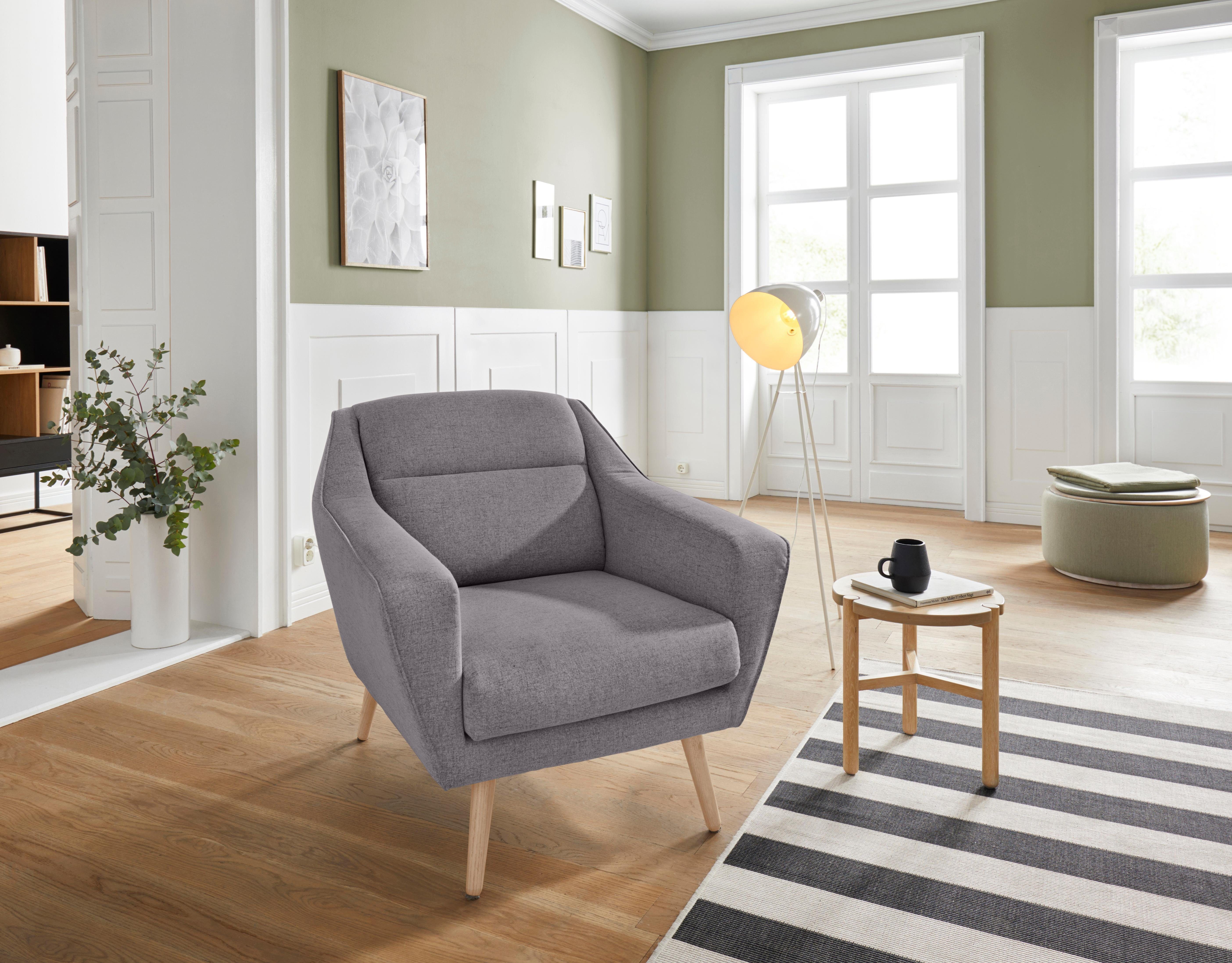 andas Fauteuil Bille met naad in het rugkussen en eikenhouten poten, design by morten georgsen fauteuils grijs