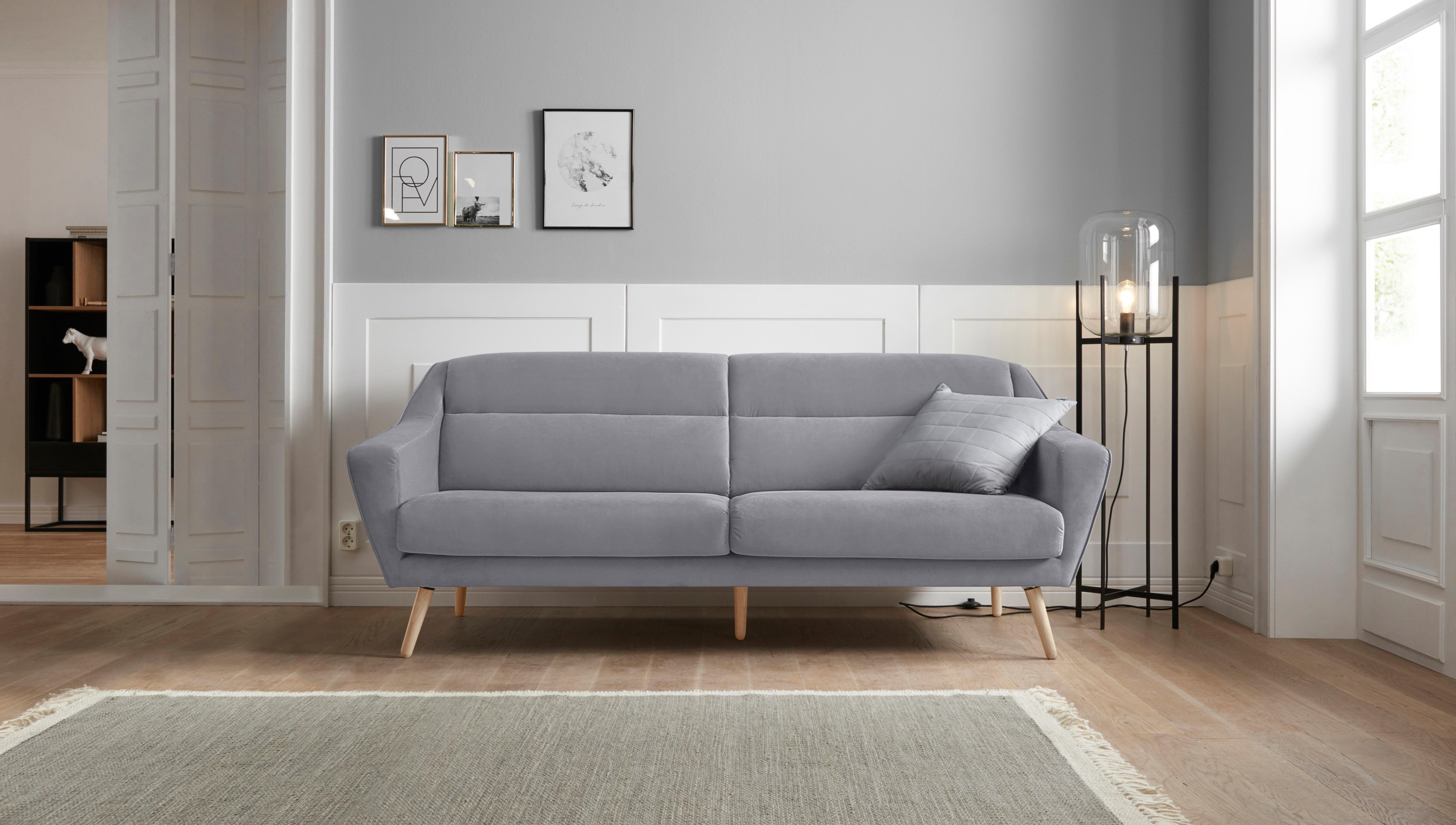 Andas 3-zitsbank Bille met naad in het rugkussen en eikenhouten poten, design by morten georgsen