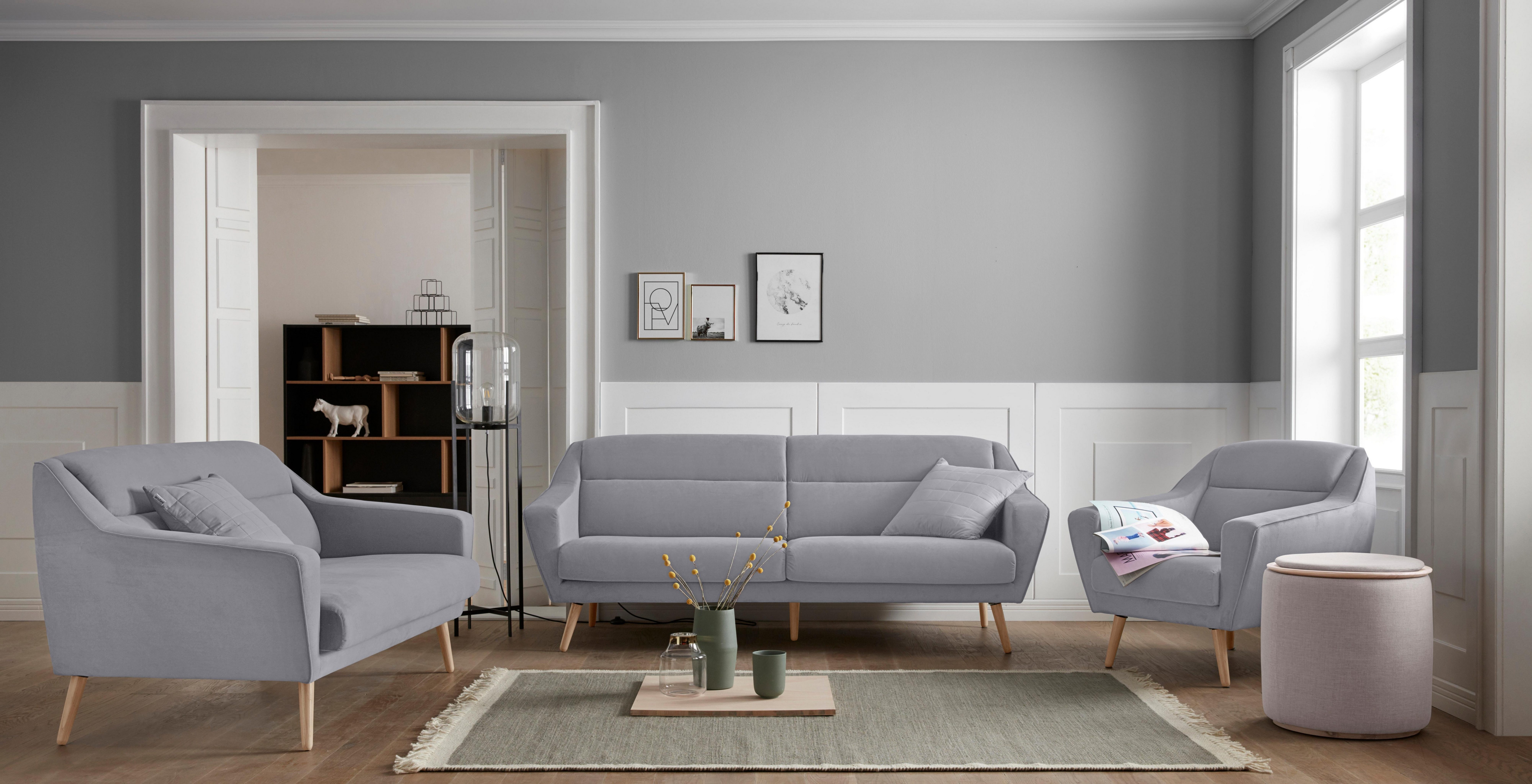 andas Fauteuil Bille met naad in het rugkussen en eikenhouten poten, design by morten georgsen