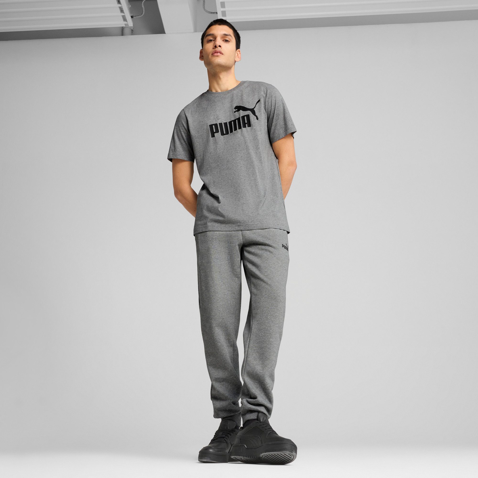 PUMA T-shirt ESS NO. 1 LOGO TEE Basic heren T-shirt met logo