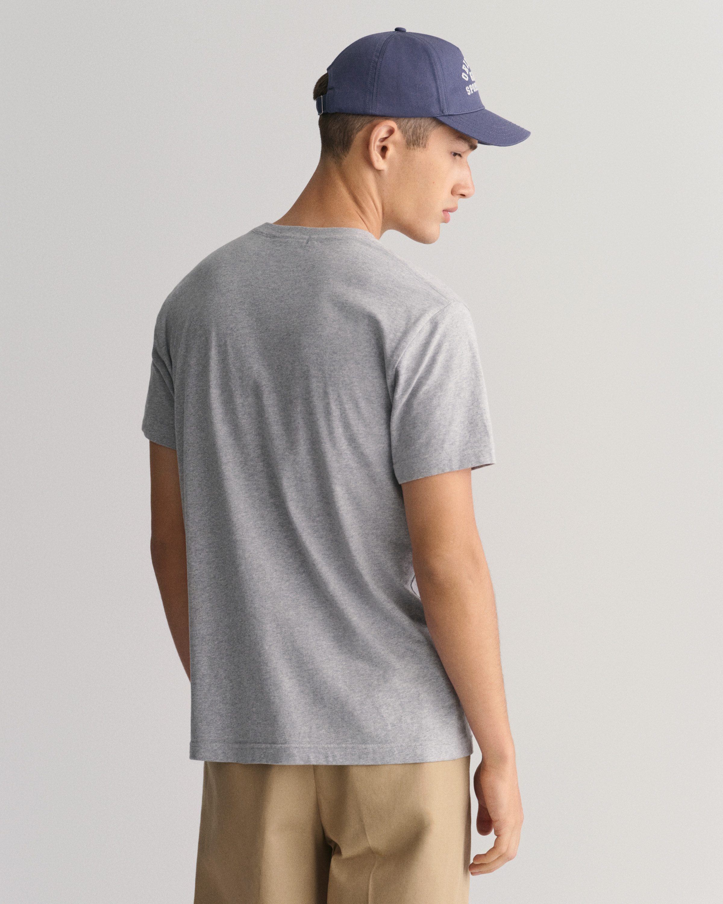 Gant T-shirt SLIM SHIELD SS T-SHIRT met logoborduursel op borsthoogte