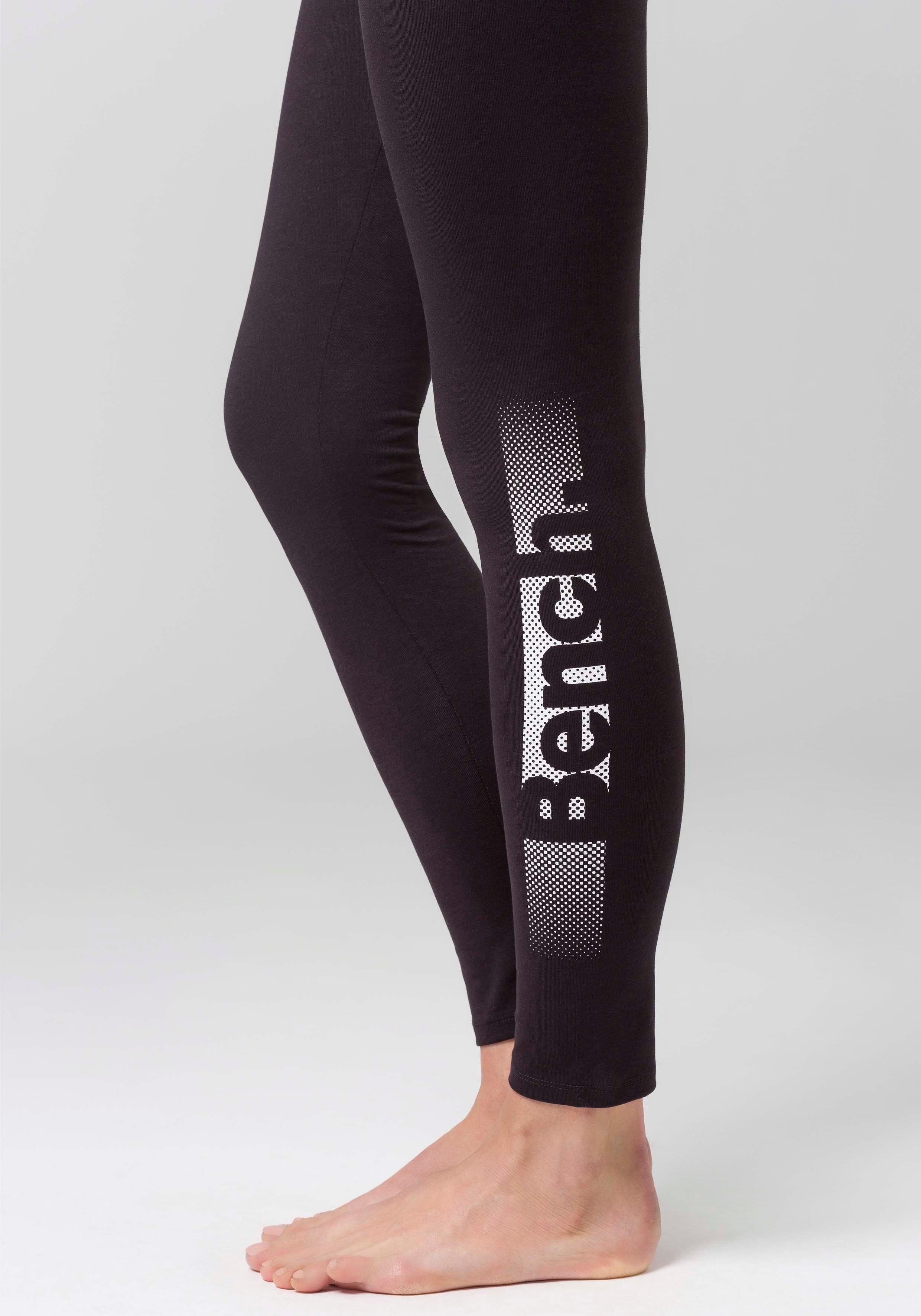 Bench. Legging met logoprint bij de boord