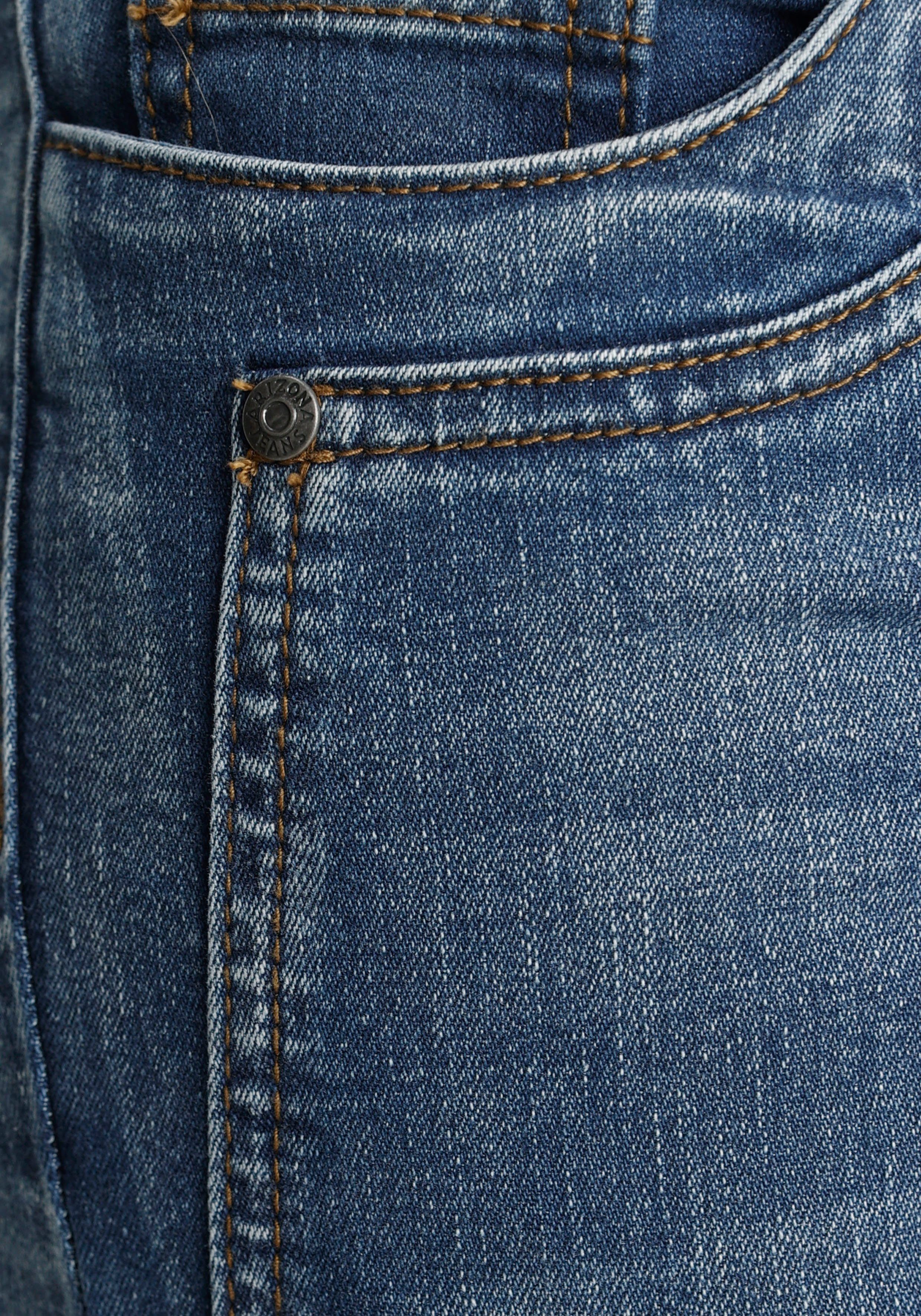 Arizona Bootcut jeans Met geren uitlopende pasvorm, lage taille, elastisch materiaal