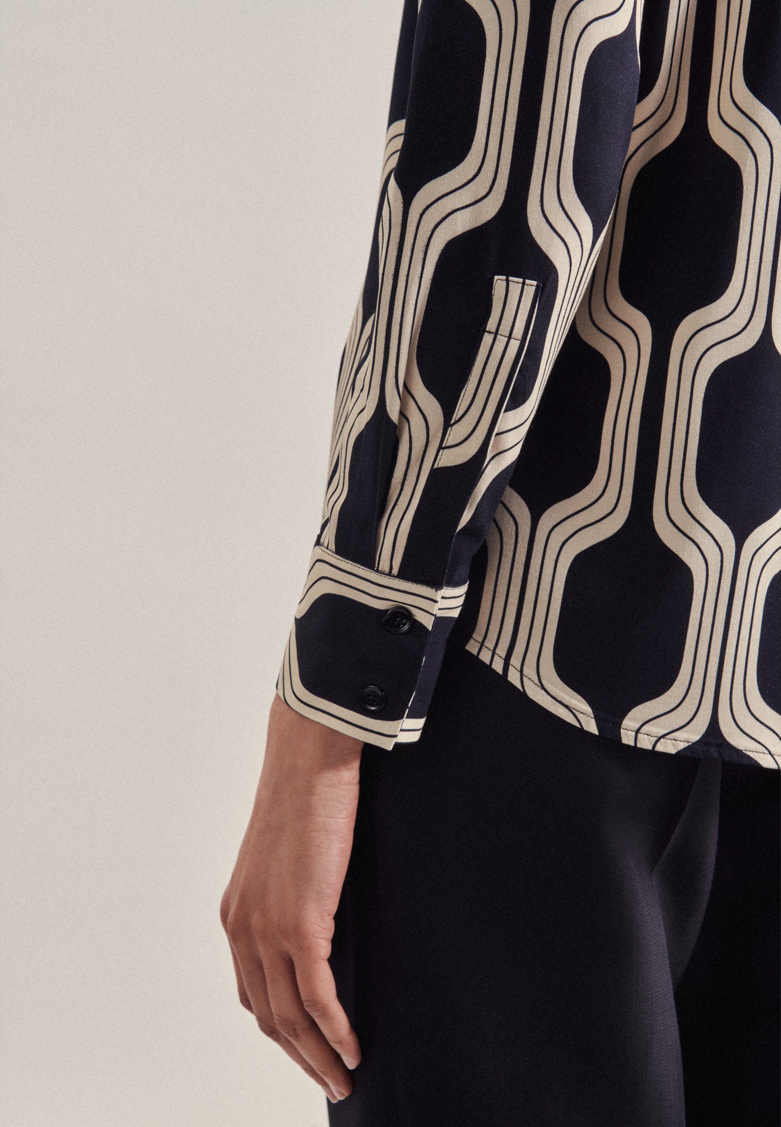 seidensticker Overhemdblouse Zwarte roos Lange mouwen kraag print