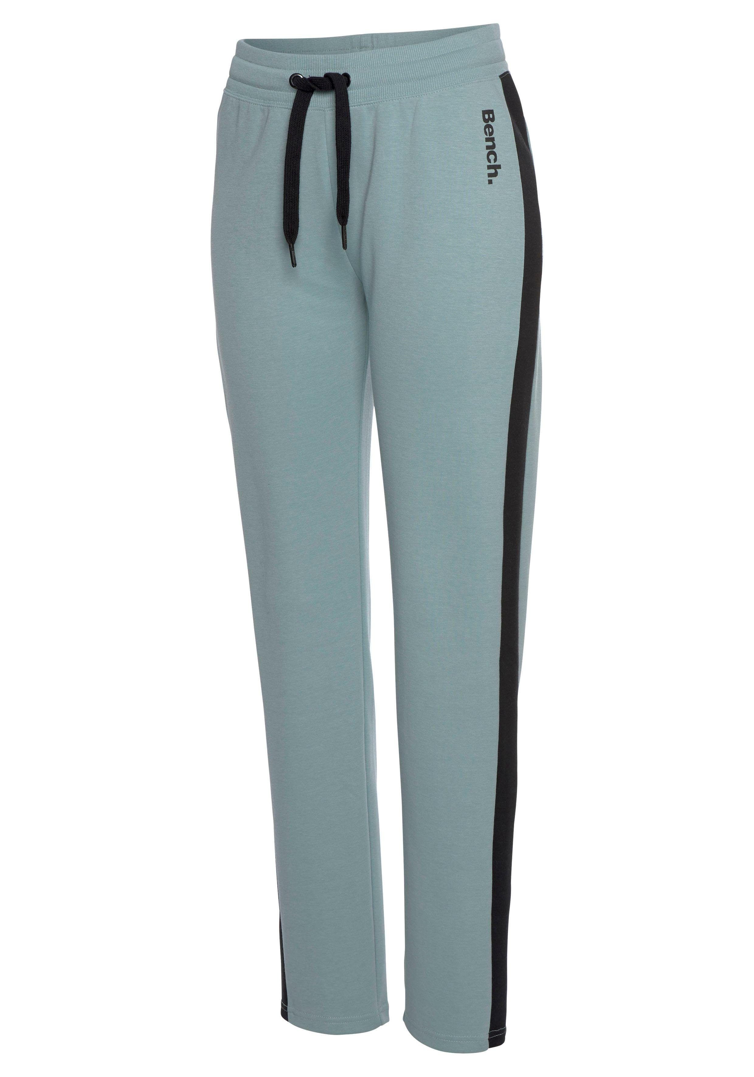Bench. Loungewear Loungebroek met zijstrepen en rechte pijpen, loungepak