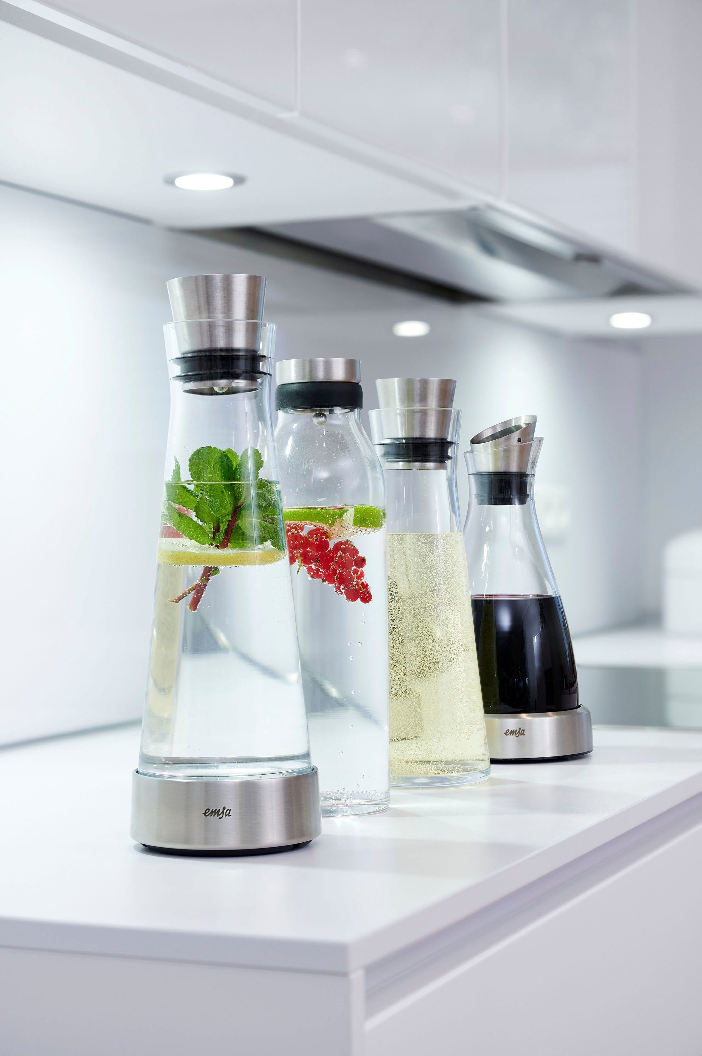 Emsa Karaf 515675 Flow Slim automatische sluitkap, schenker, mondgeblazen glas, 1 l