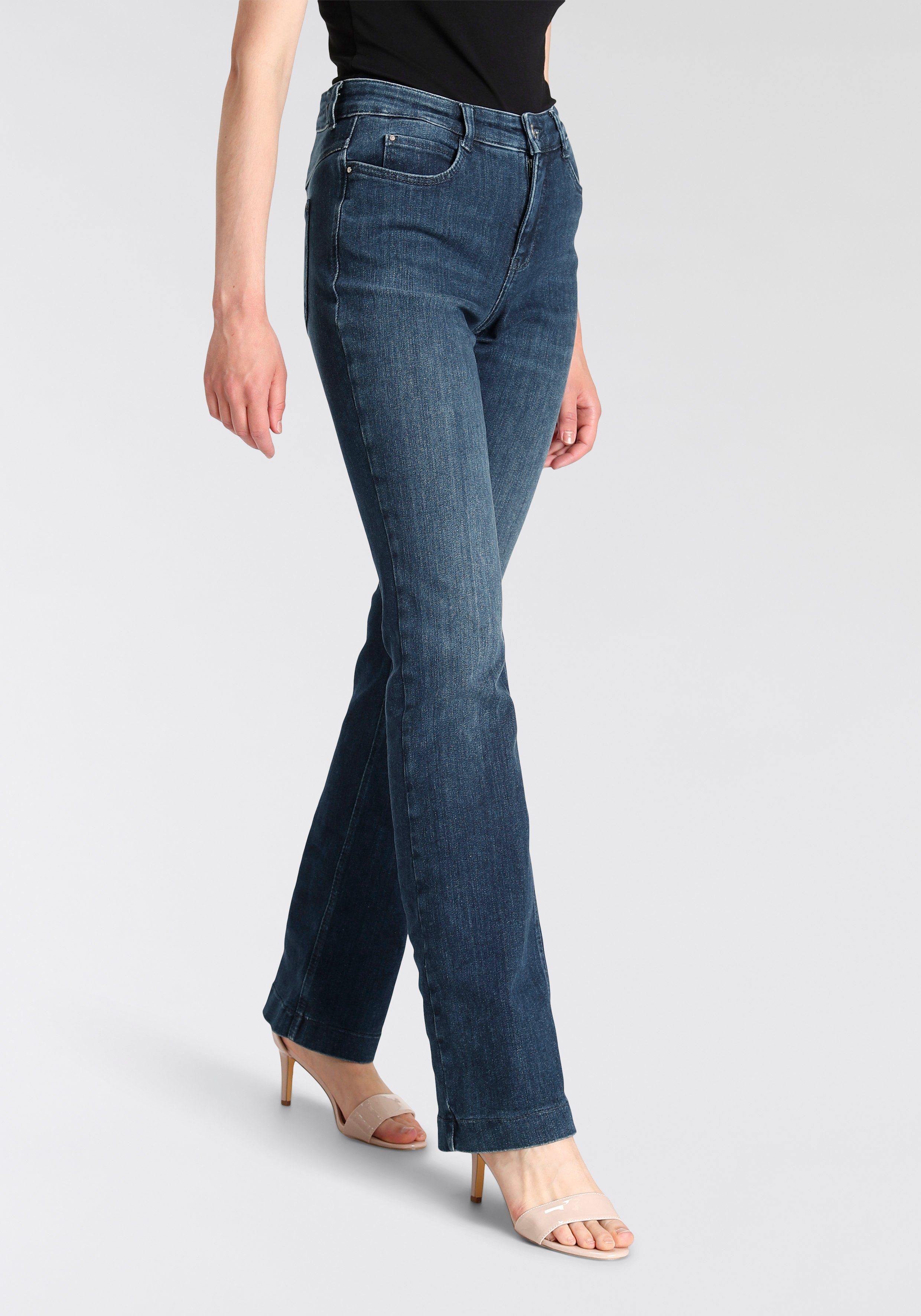 MAC Bootcut jeans Dream-Boot Recht belijnd met iets uitlopende pijpen