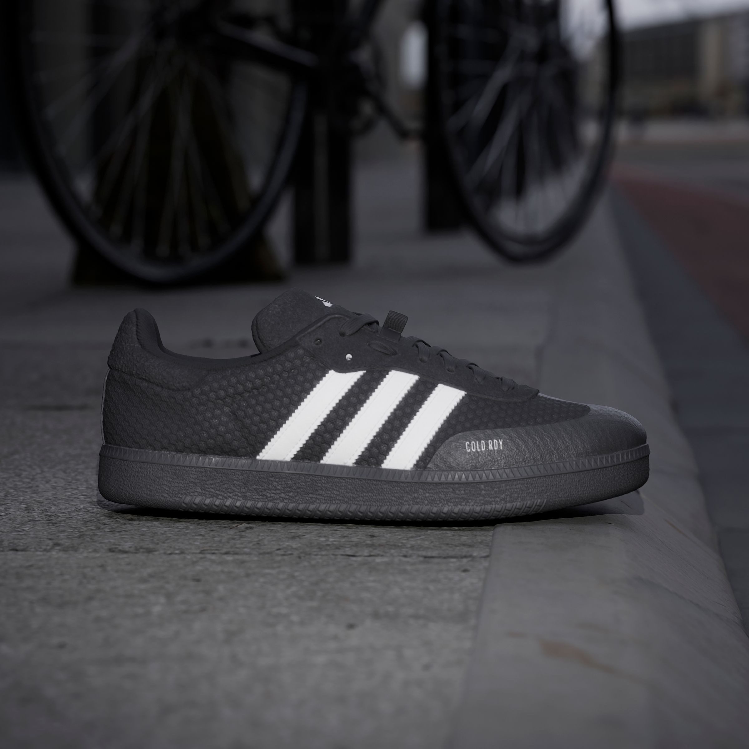 adidas Performance Fietsschoenen VELOSAMBA COLD.RDY geïnspireerd door het ontwerp van de adidas samba
