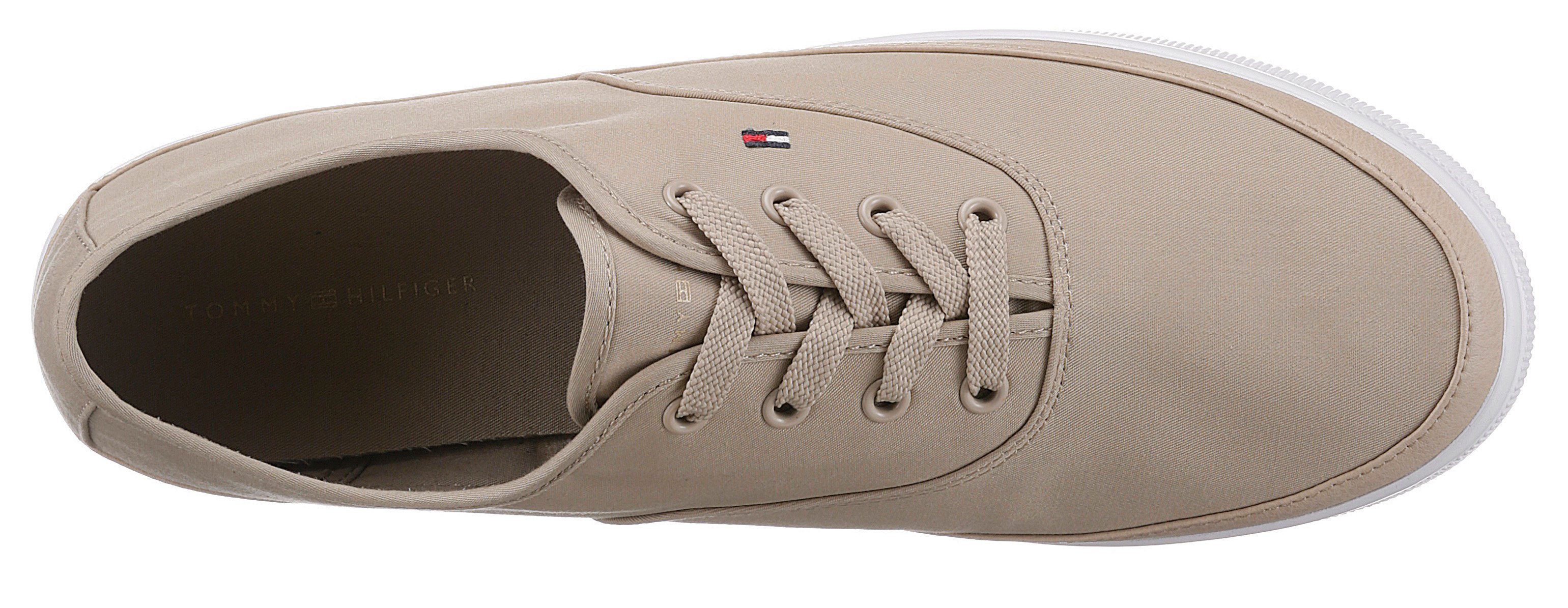 Tommy Hilfiger Sneakers ESSENTIAL KESHA LACE SNEAKER geborduurde logovlag, e-breedte, vrijetijdsschoen, lage schoen, veterschoen