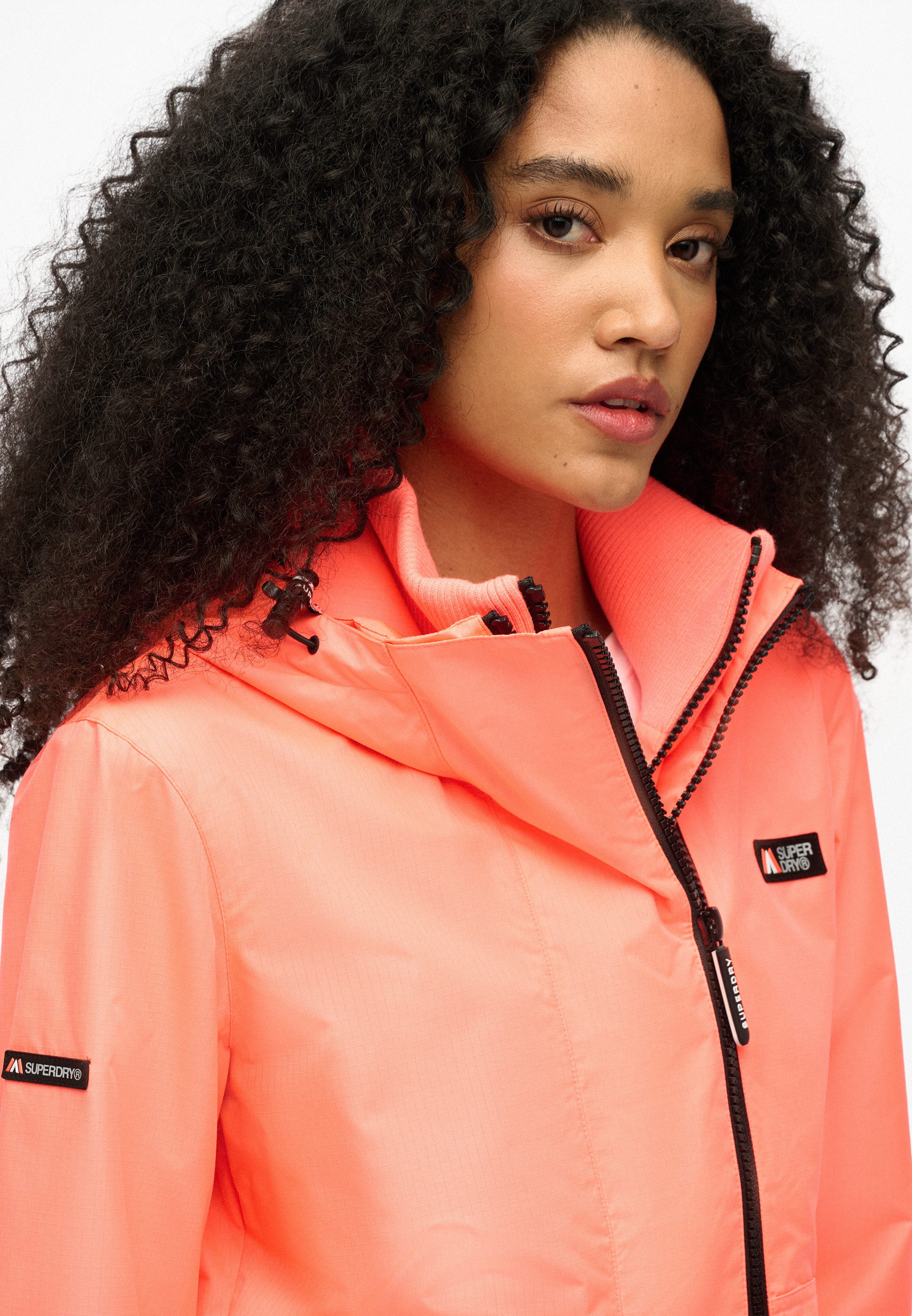 Superdry Outdoorjack HOODED MTN WINDBREAKER JKT