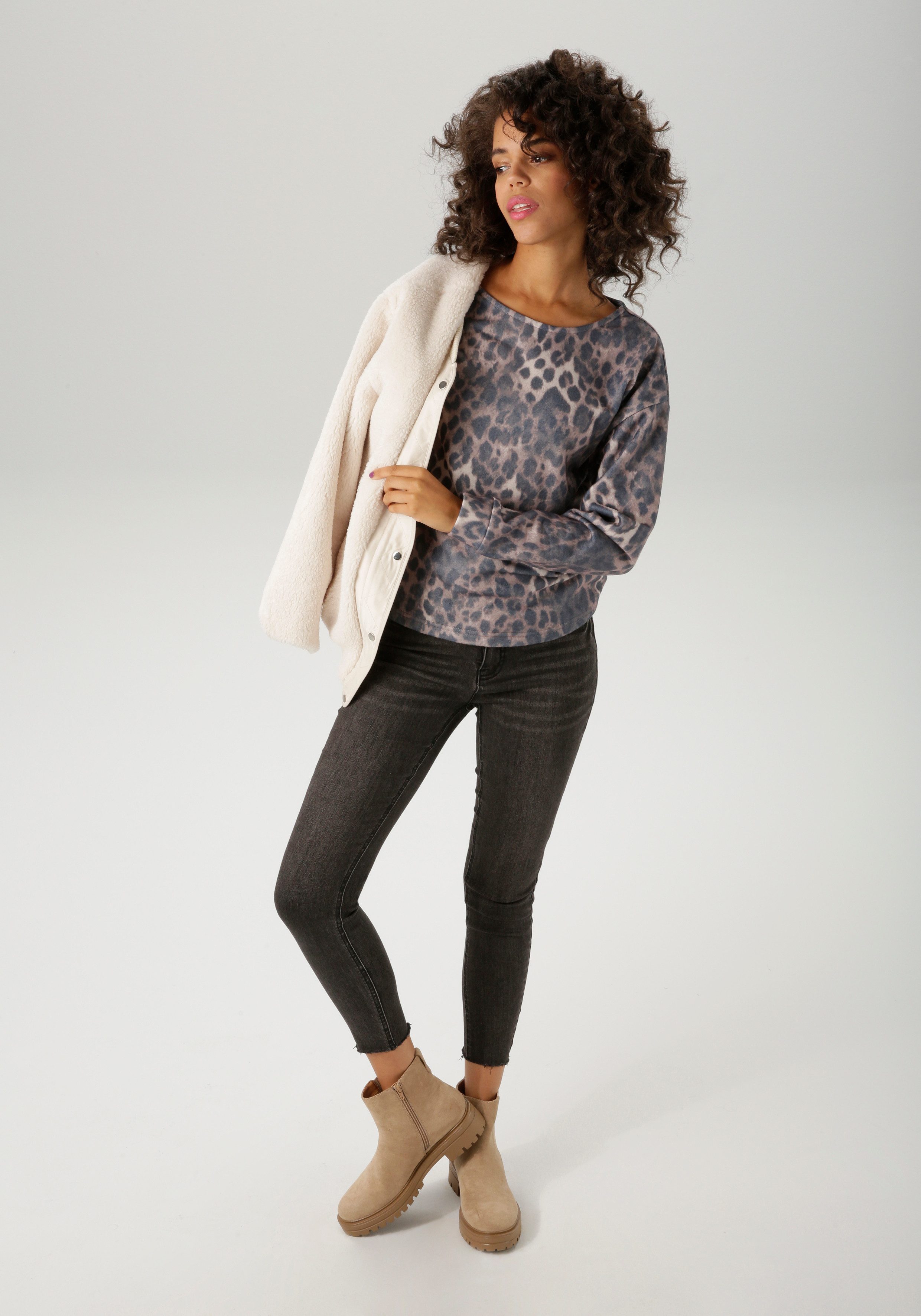 Aniston CASUAL Sweatshirt met trendy luipaardprint - elk stuk uniek - nieuwe collectie