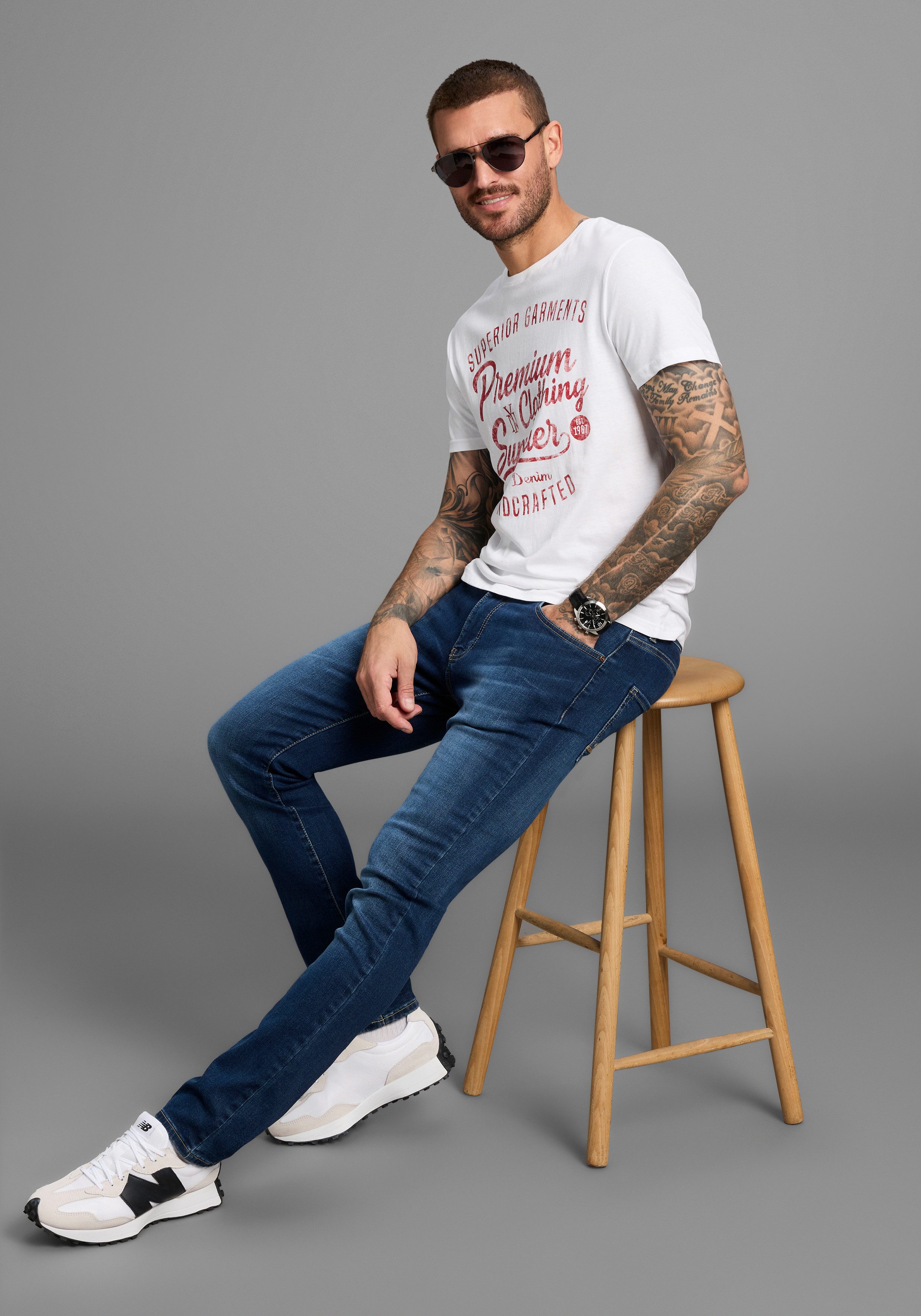 AJC T-shirt Korte mouwen, smalle pasvorm, in vintage-ontwerp