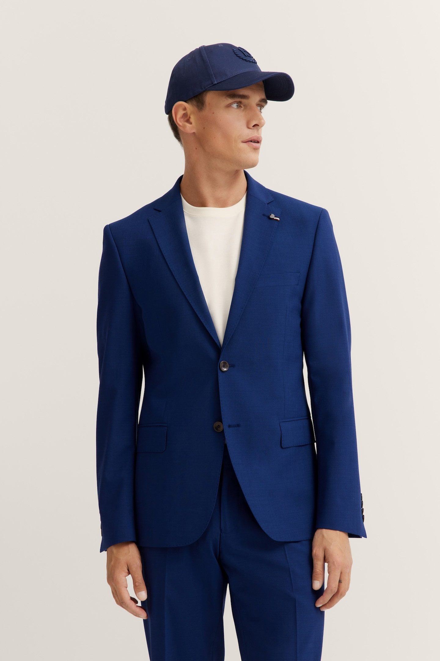 Bugatti Colbert bij een pak met reverskraag heren kostuums maat 56 blauw