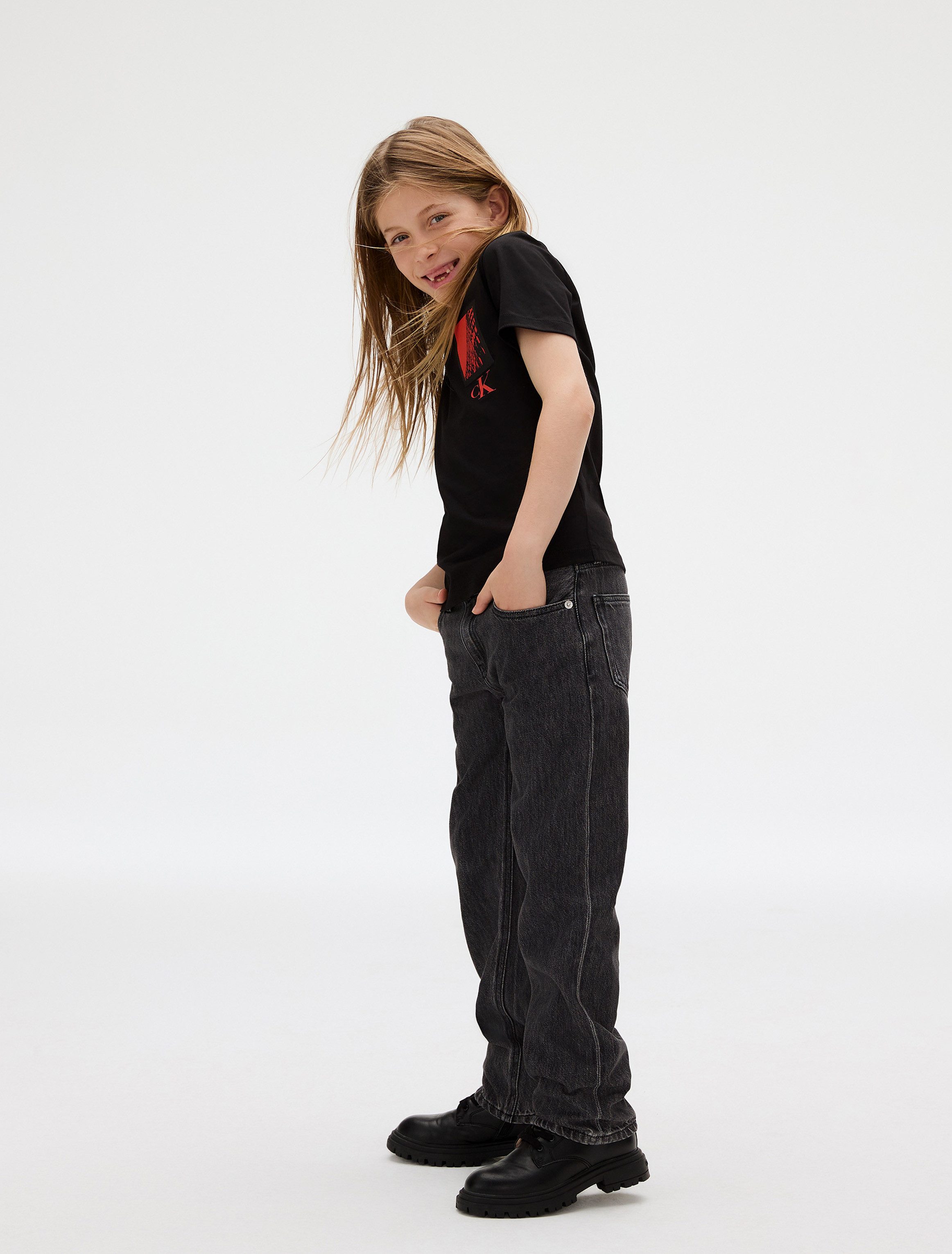 Calvin Klein T-shirt SEASONAL ENTRY PRICE LOGO voor kinderen tot 16 jaar, met borstprint