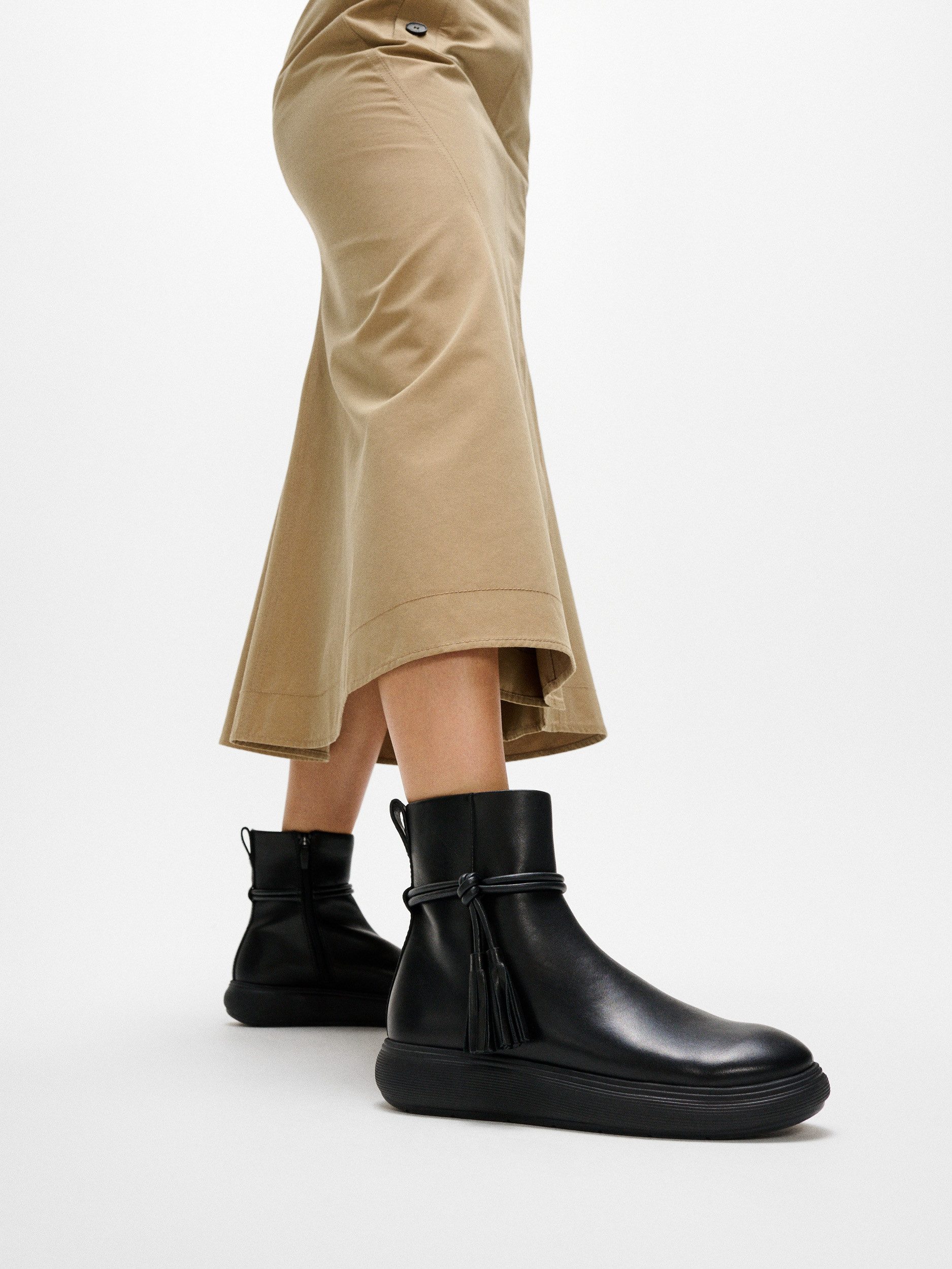 Fitflop Plateaulaarsjes IQ-COMFF TASSEL Boots, chunky boots met plateauzool